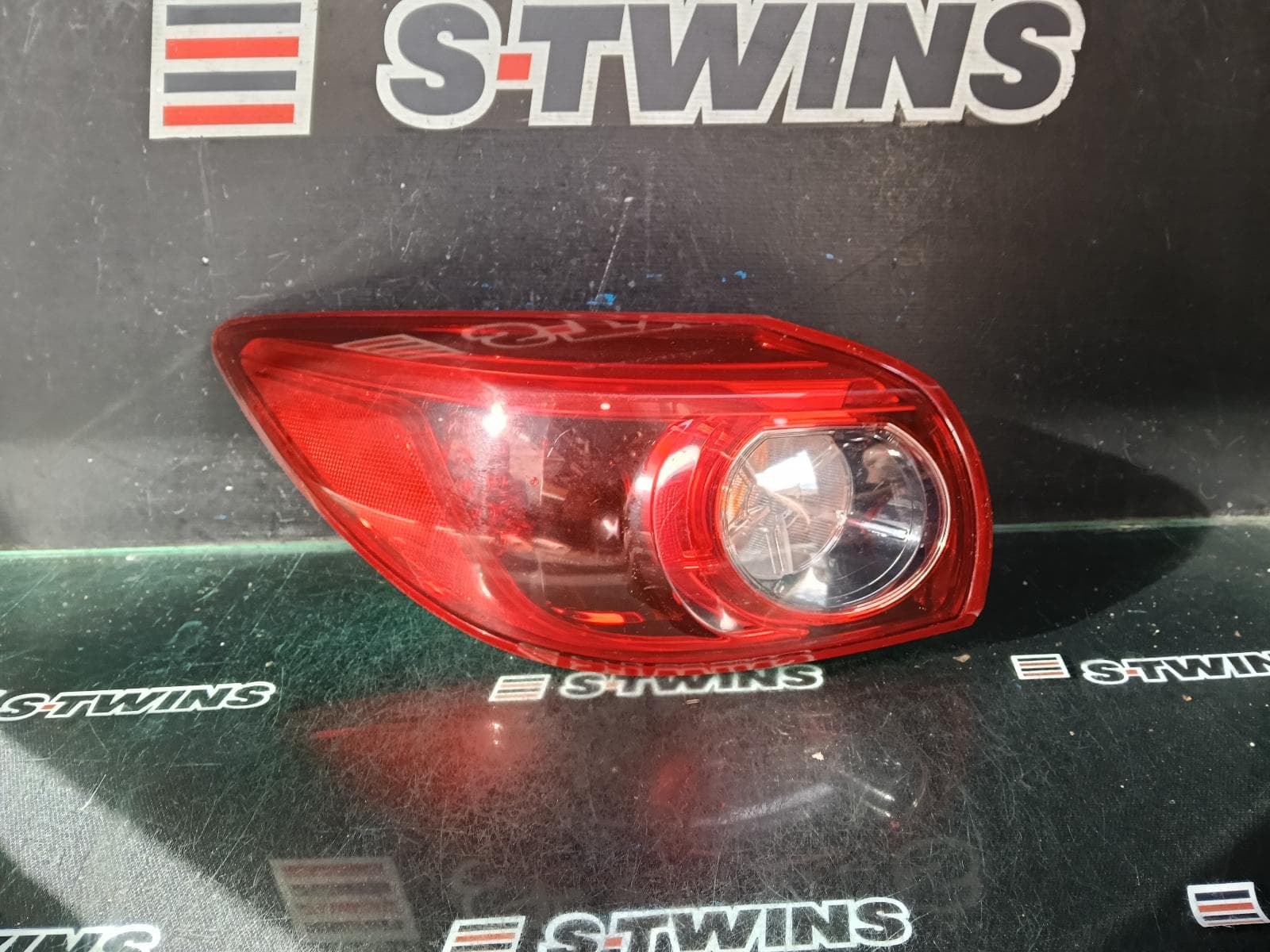 Used auto part listing image: 2014 MAZDA 3 LEFT TAILLIGHT BM-BN, HATCH, LED TYPE, 11/13-02/19 0000416520