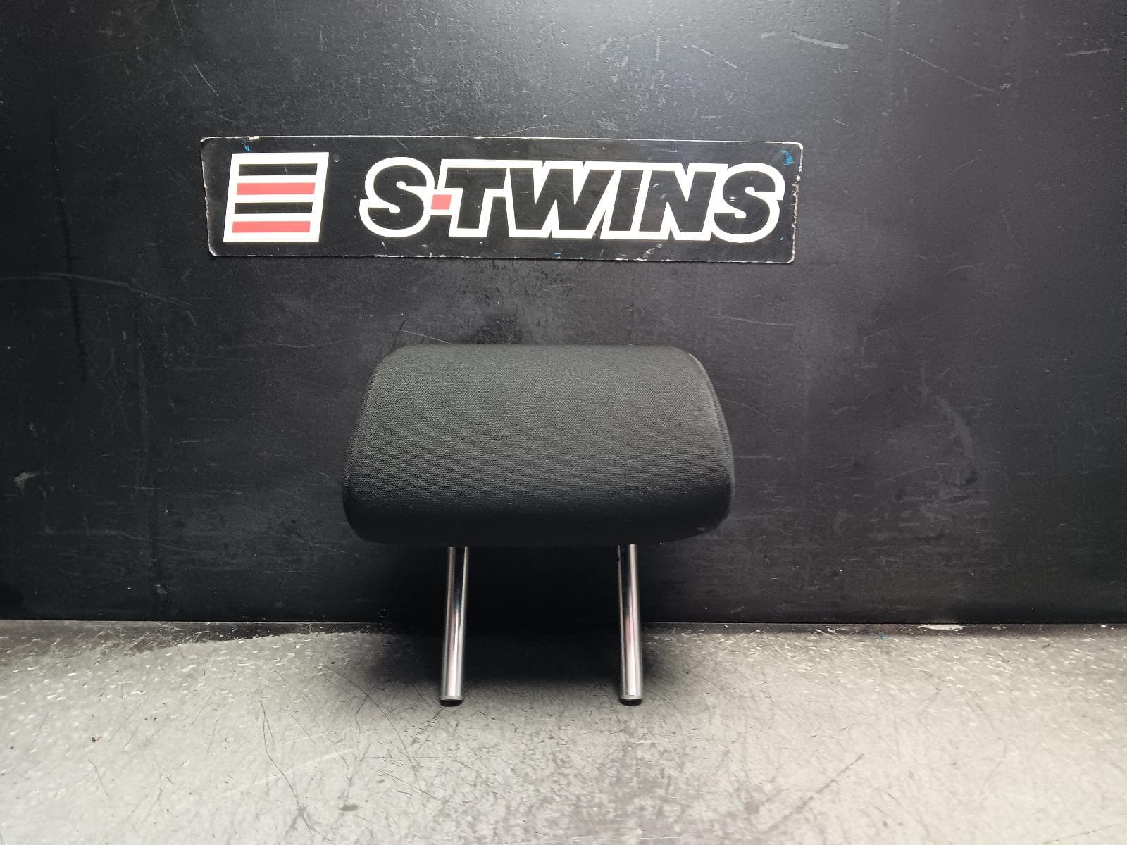 Used auto part listing image: 2015 MAZDA 3 HEADREST BM, RH REAR, CLOTH, 11/13-05/16 0000412546