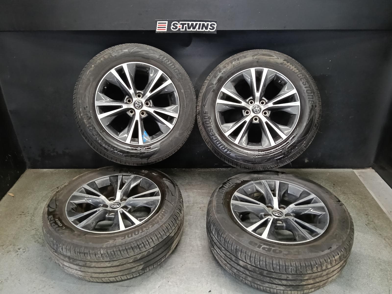 Used auto part listing image: 2018 TOYOTA KLUGER WHEEL MAG FACTORY, 18X7.5IN, GX, GSU50/GSU55, 11/16-02/21 0000416554