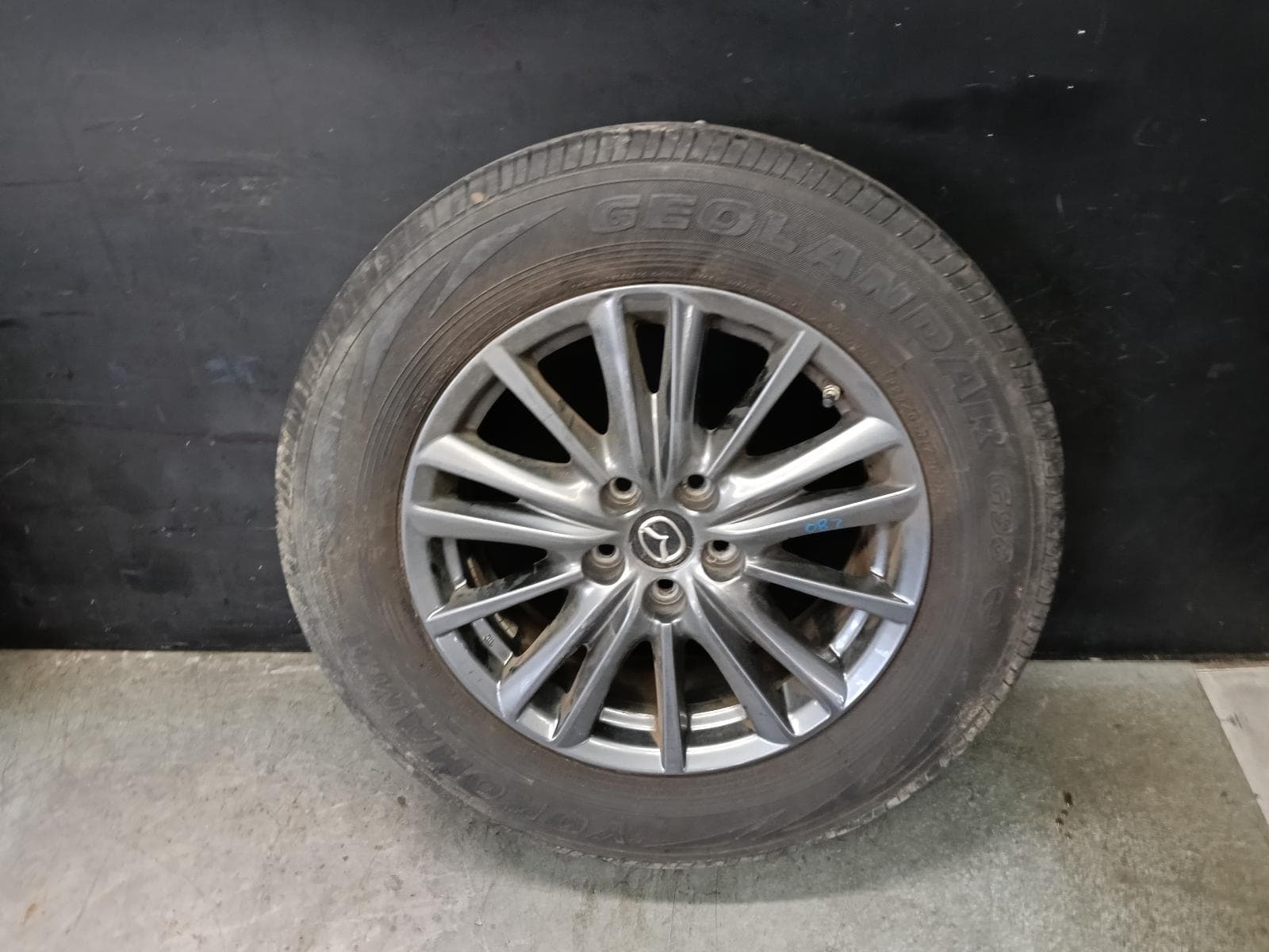 Used auto part listing image: 2020 MAZDA CX5 WHEEL MAG FACTORY, 17X7IN, MULTI SPOKE, GREY METALLIC, KF, 02/17-08/21 0000416556