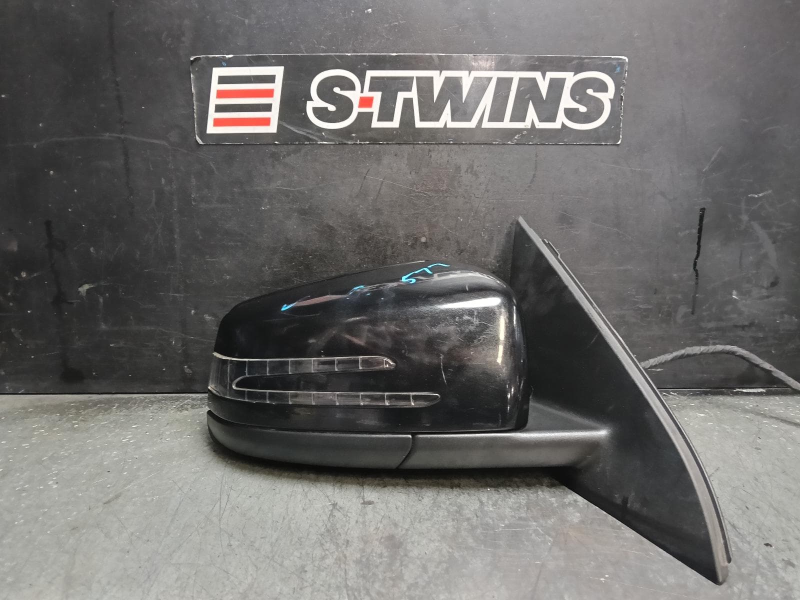Used auto part listing image: 2016 MERCEDES A CLASS RIGHT DOOR MIRROR W176, POWER FOLD, W/ BLIND SPOT, MEMORY AND AUTO DIM TYPE, 09/15-03/18 0000416487