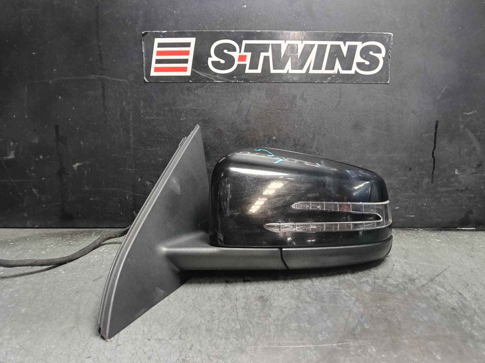 Used auto part listing image: 2016 MERCEDES A CLASS LEFT DOOR MIRROR W176, POWER FOLD, W/ BLIND SPOT, MEMORY AND AUTO DIM TYPE, 09/15-03/18 0000416488