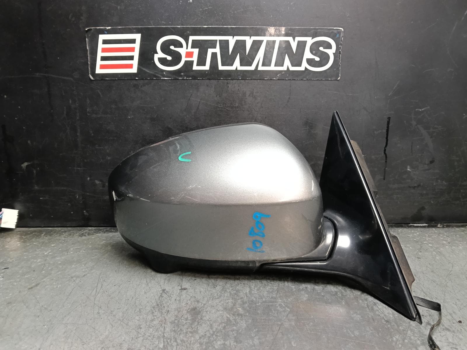 Used auto part listing image: 2014 INFINITI QX70 RIGHT DOOR MIRROR W/ CAMERA TYPE, S51, 10/13-12/19 0000416479