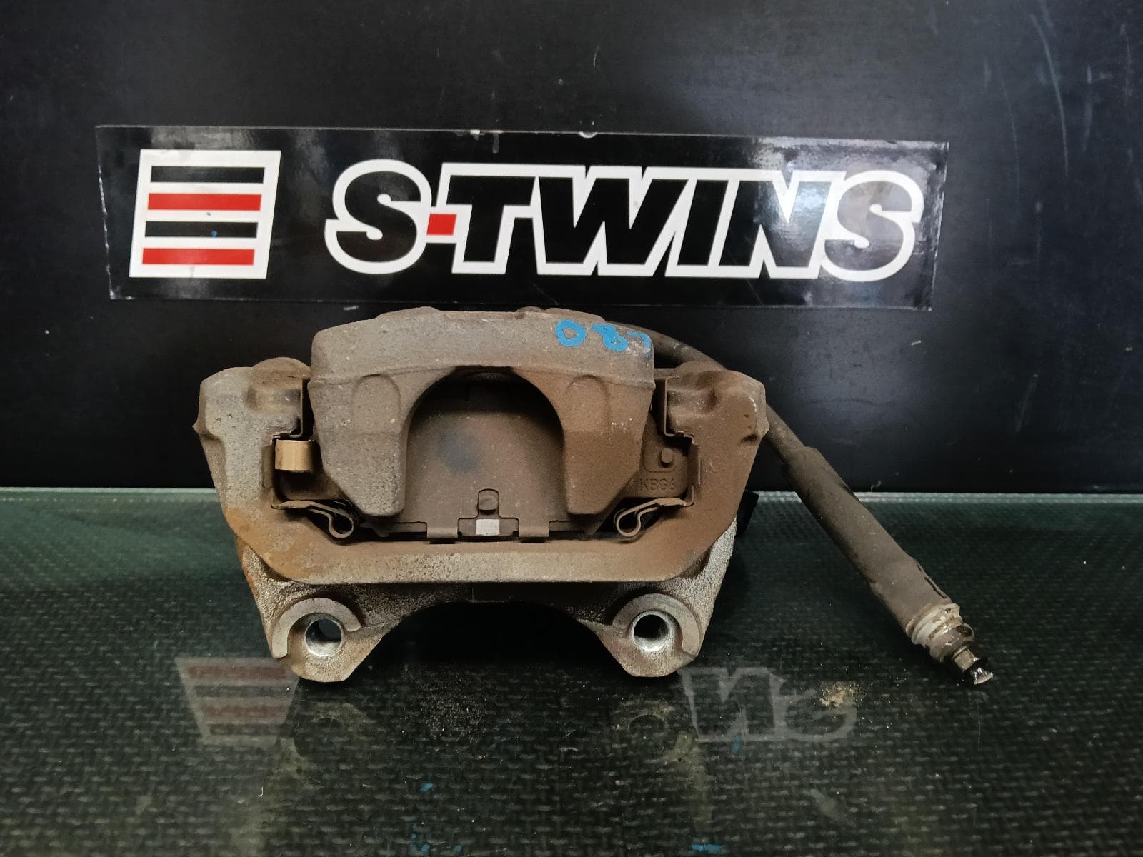 Used auto part listing image: 2020 MAZDA CX5 CALIPER RH REAR, KF, 02/17- (AUS ONLY) 0000416611
