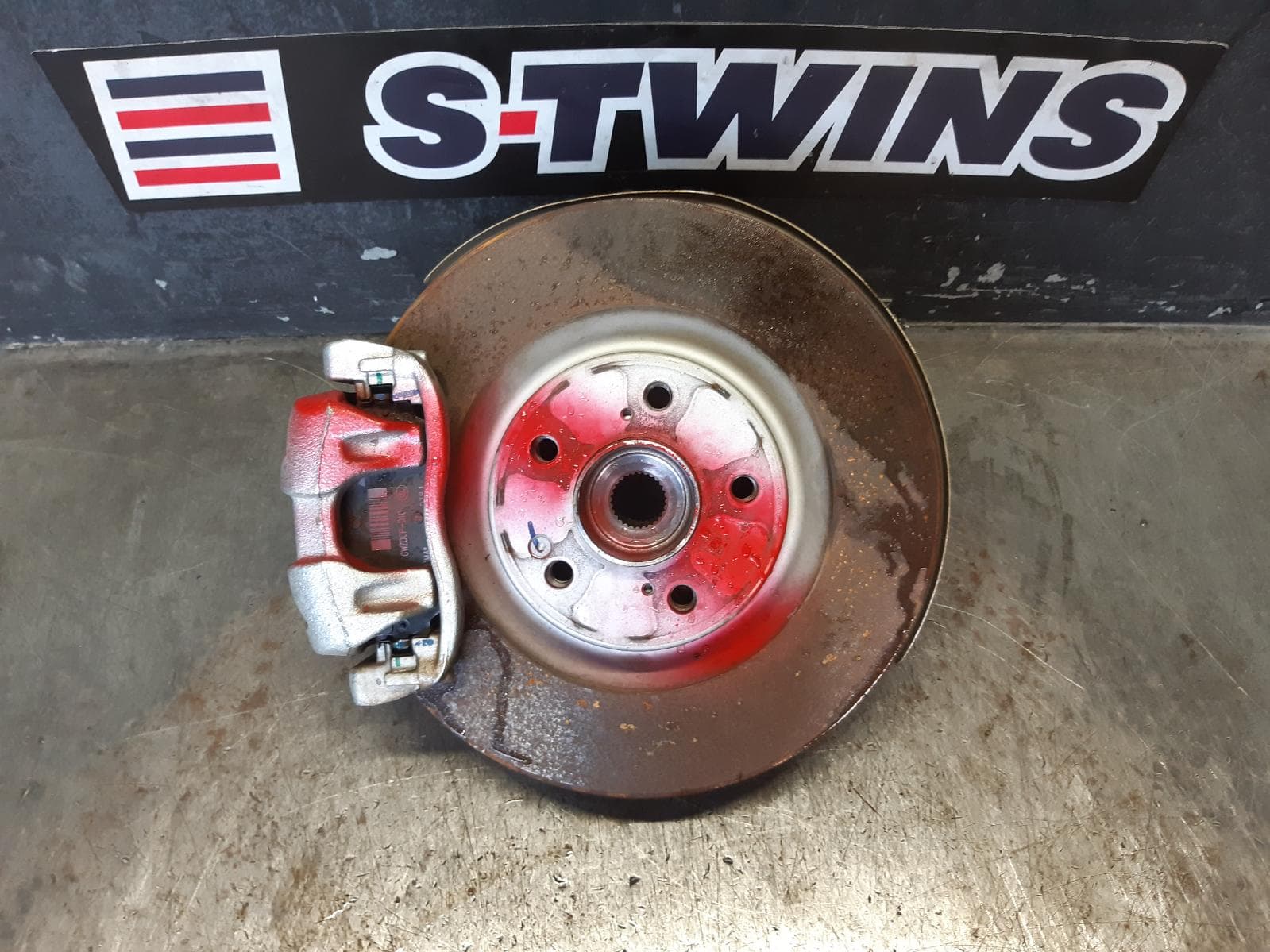 Used auto part listing image: 2022 HAVAL H6 LEFT FRONT HUB ASSEMBLY B01, AWD/2WD, 02/21- 0000267526