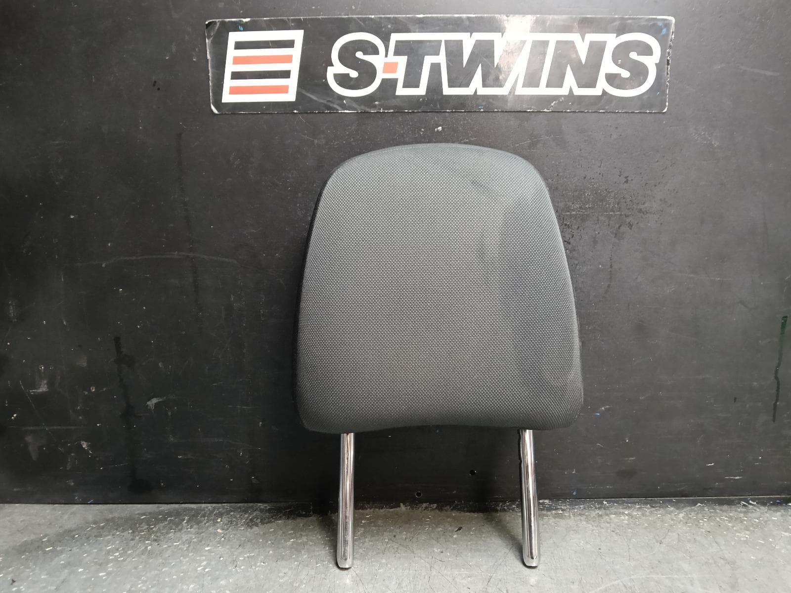 Used auto part listing image: 2018 TOYOTA KLUGER HEADREST XU50 SERIES, LH FRONT, CLOTH, GREY, 03/14-02/21 0000416657