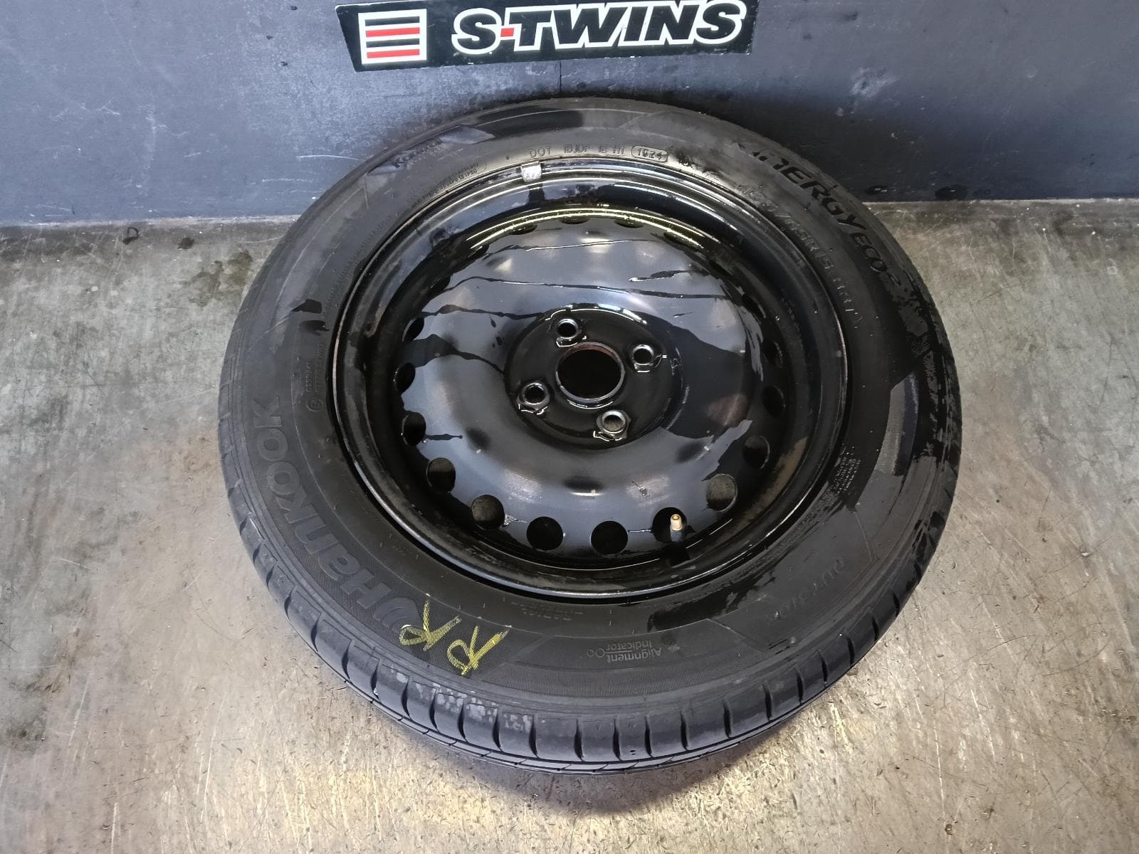 Used auto part listing image: 2022 KIA STONIC WHEEL STANDARD STEEL FACTORY, 15X6IN, 8 SPOKE, YB, 08/20- 0000416750