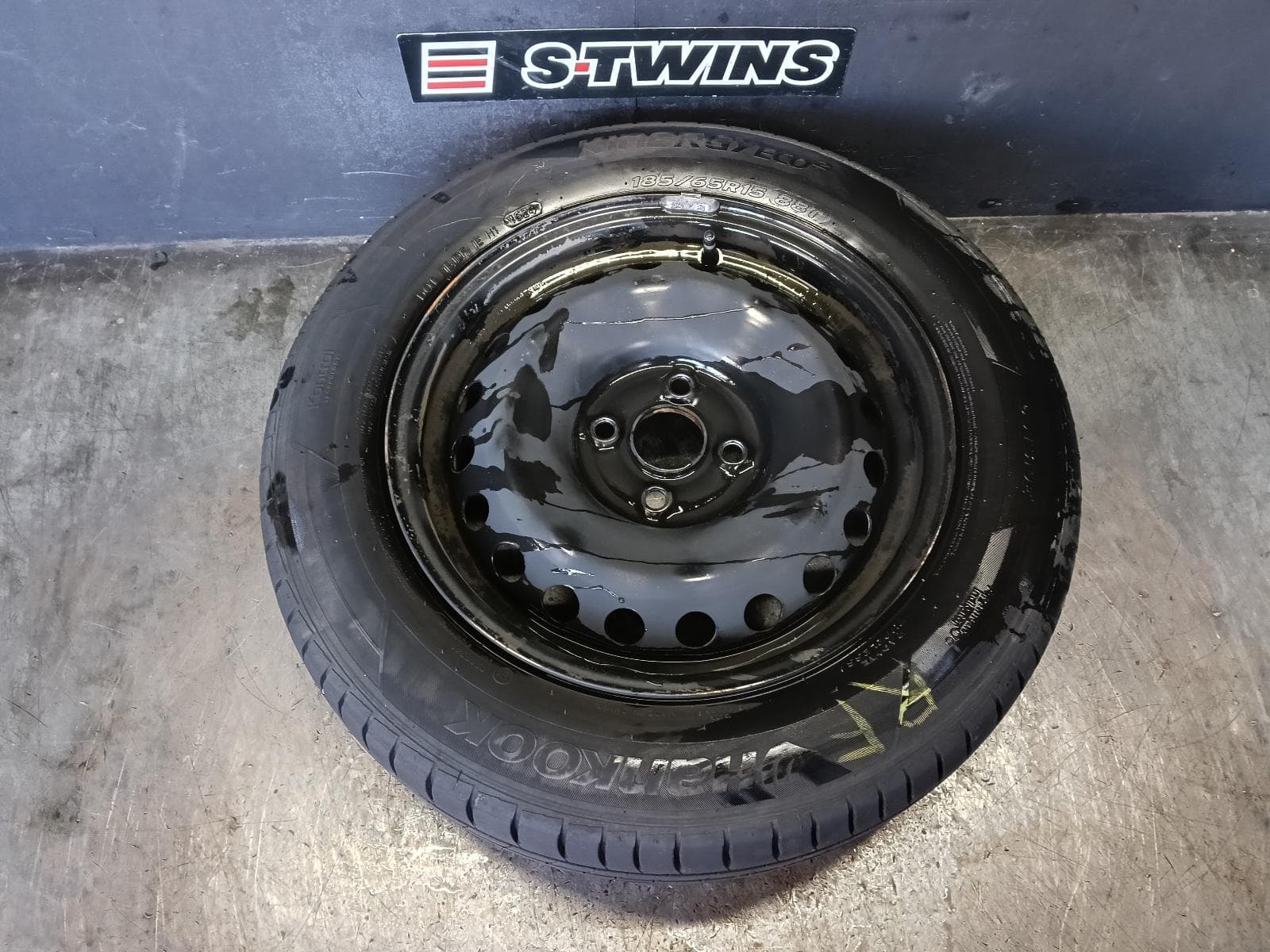 Used auto part listing image: 2022 KIA STONIC WHEEL STANDARD STEEL FACTORY, 15X6IN, 8 SPOKE, YB, 08/20- 0000416753