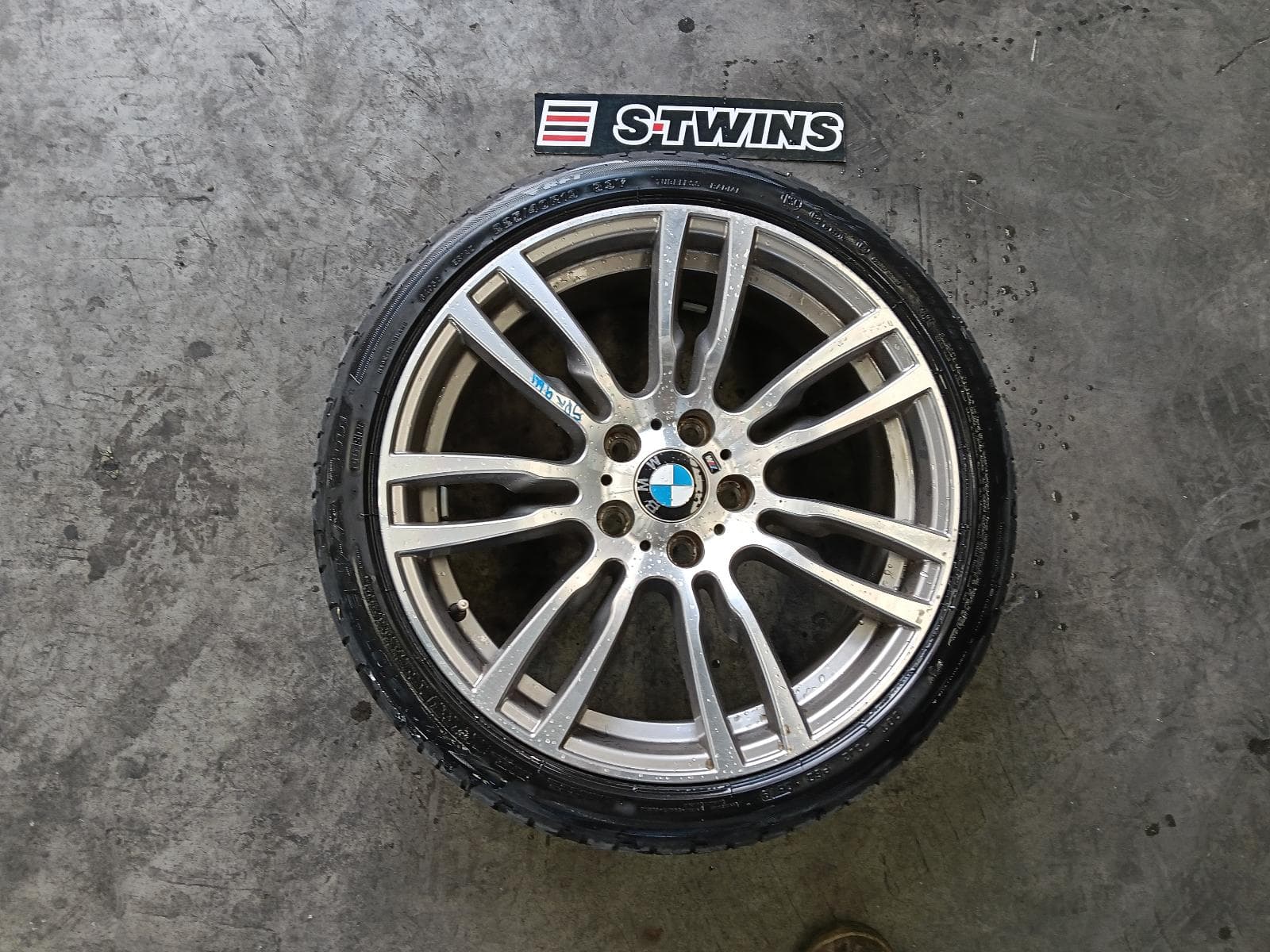 Used auto part listing image: 2018 BMW 3 SERIES WHEEL MAG FACTORY, 19X8IN, FRONT, STYLE 403M, F30/F34, SEDAN/HATCH, 11/11- 0000416745