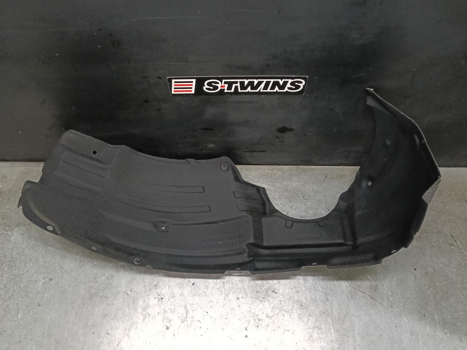 Used auto part listing image: 2013 LEXUS RX SERIES LEFT GUARD LINER AL10, NON F SPORT TYPE, 06/12-08/15 0000396355