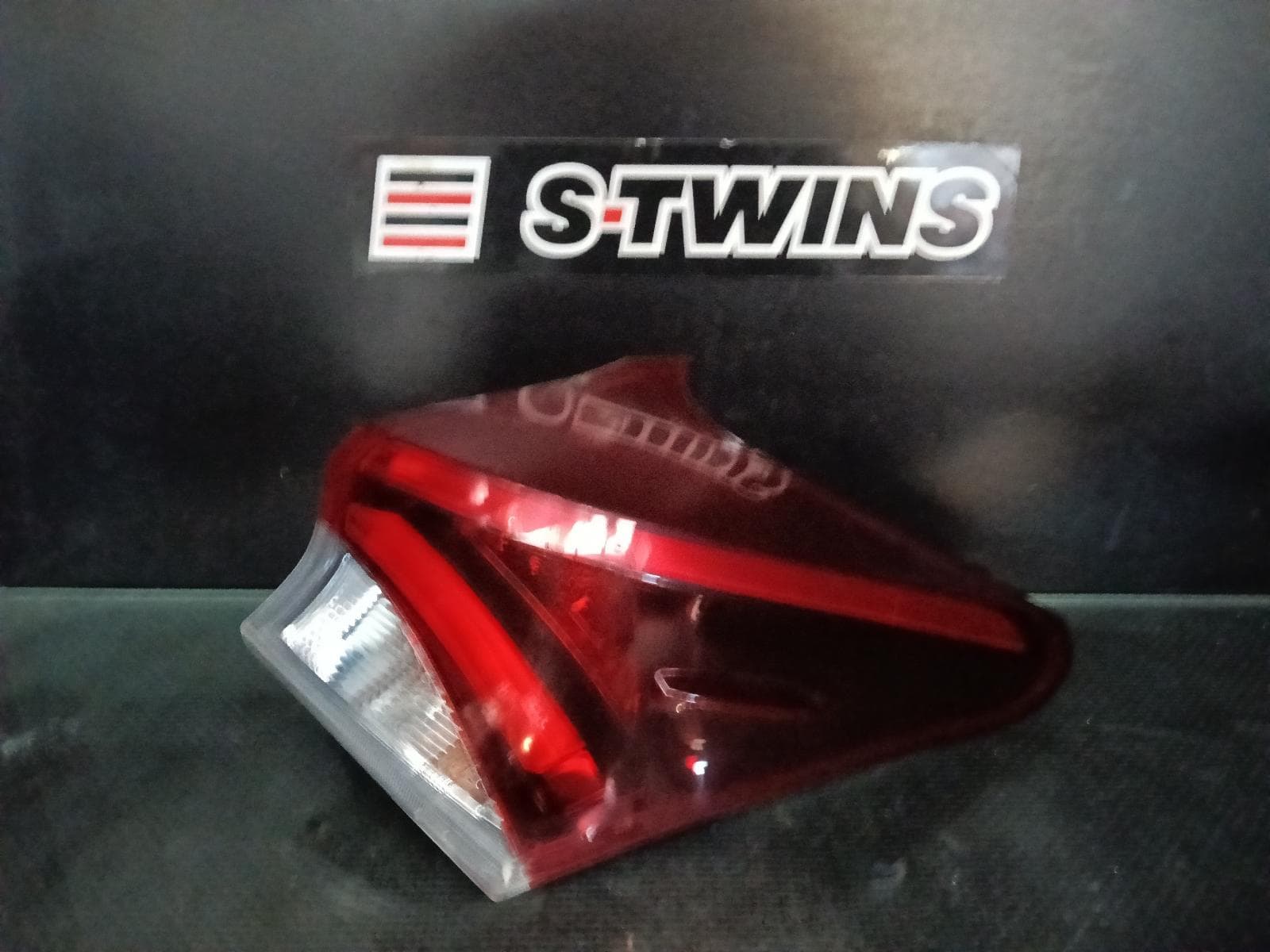 Used auto part listing image: 2018 TOYOTA COROLLA RIGHT TAILLIGHT E210, IN BODY, HATCH, 07/18-08/22 0000416805