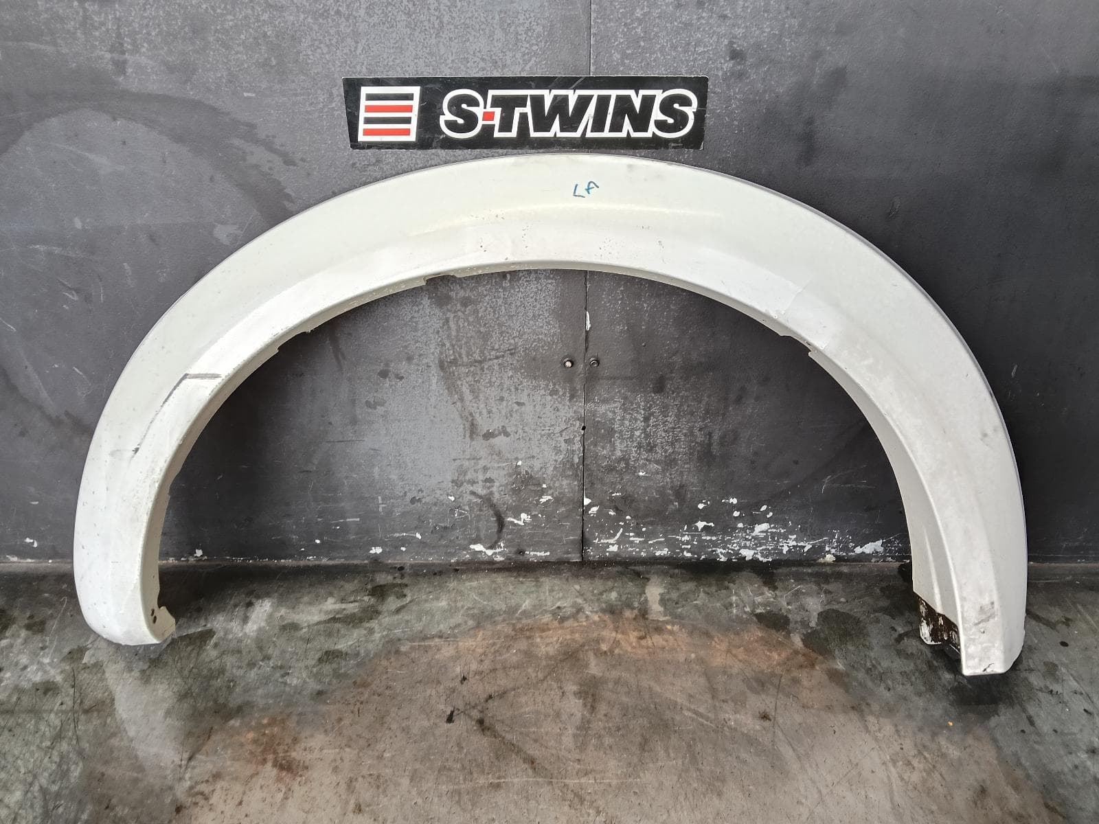 Used auto part listing image: 2013 MITSUBISHI TRITON WHEEL ARCH FLARE LH FRONT, ML-MN, 07/06-04/15 0000388896