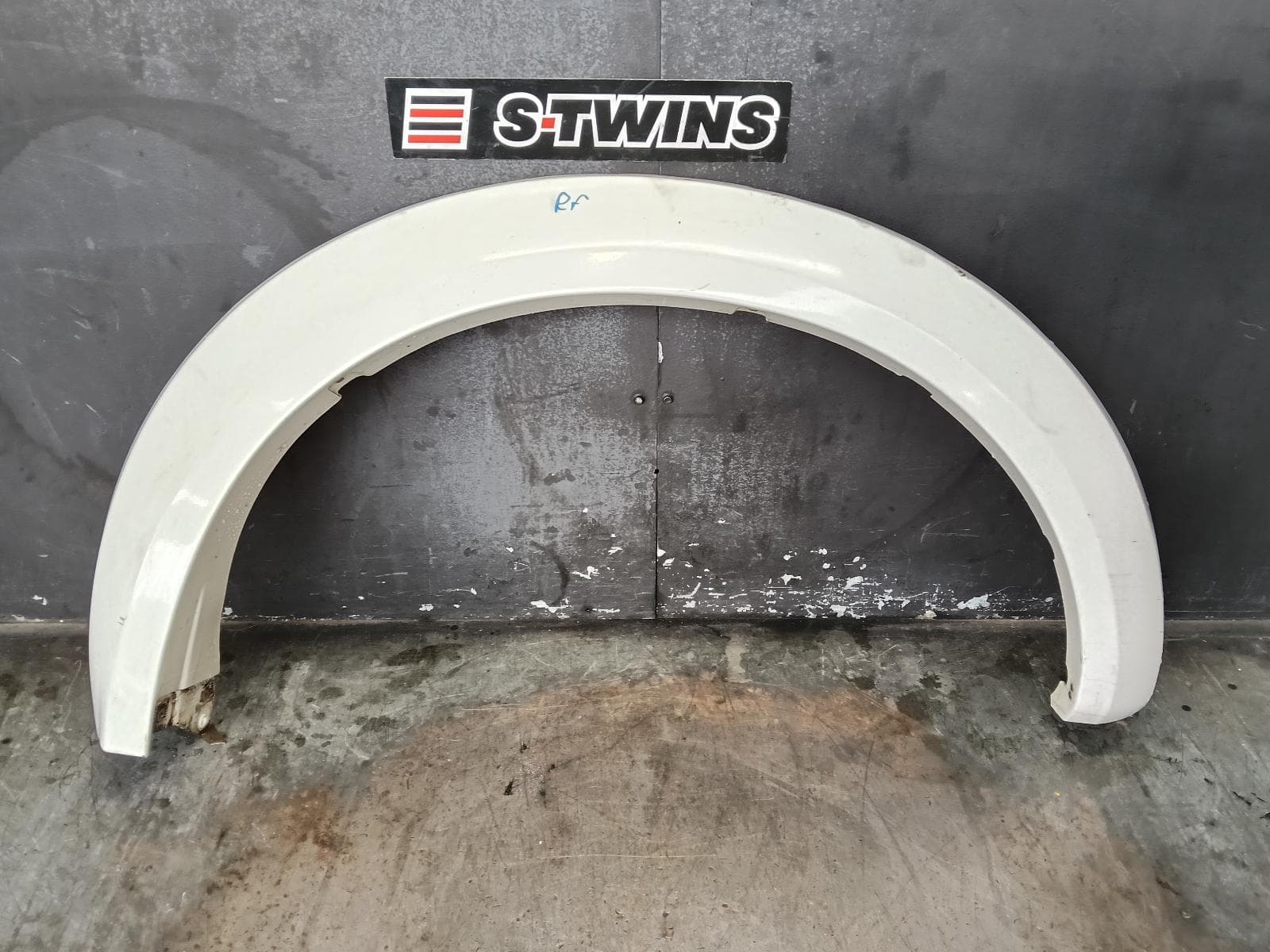 Used auto part listing image: 2013 MITSUBISHI TRITON WHEEL ARCH FLARE RH FRONT, ML-MN, 07/06-04/15 0000388897