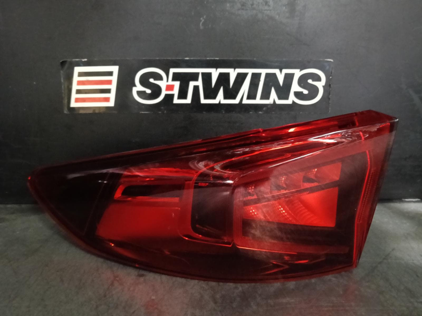 Used auto part listing image: 2023 CUPRA FORMENTOR LEFT TAILLIGHT KM, IN BODY, 03/21- 0000407420
