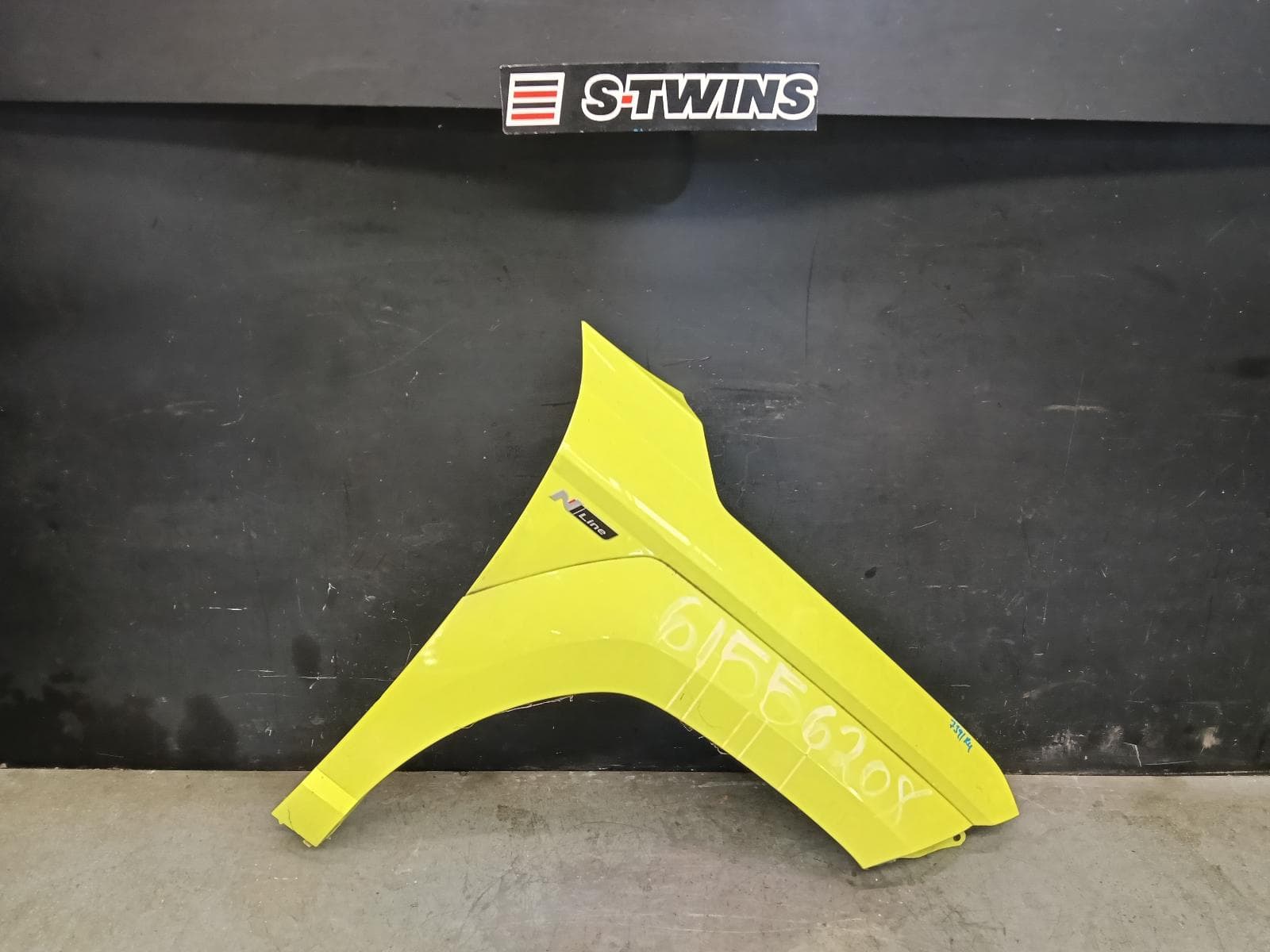 Used auto part listing image: 2023 HYUNDAI KONA RIGHT GUARD SX2, 03/23- 0000416933