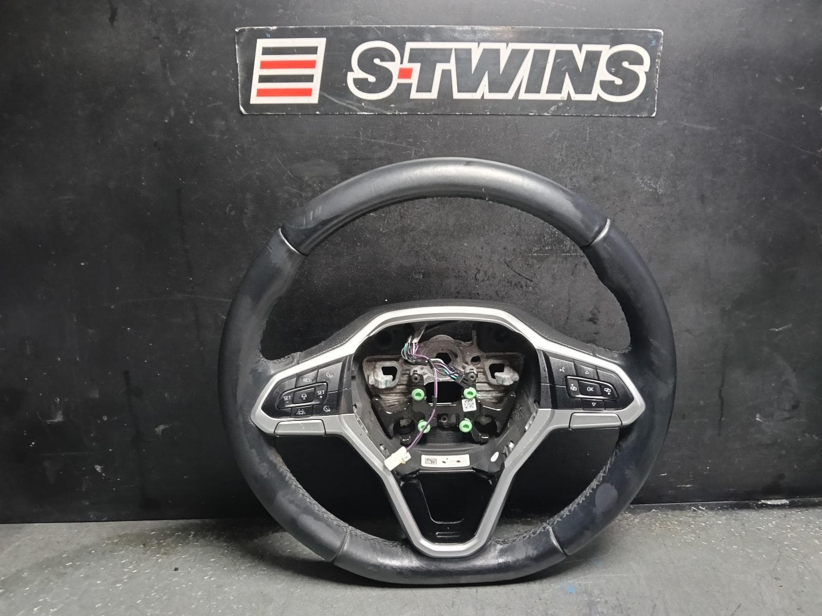 Used auto part listing image: 2024 VOLKSWAGEN AMAROK STEERING WHEEL LEATHER, MULTI-FUNCTION TYPE, NF, 12/22- 0000417053