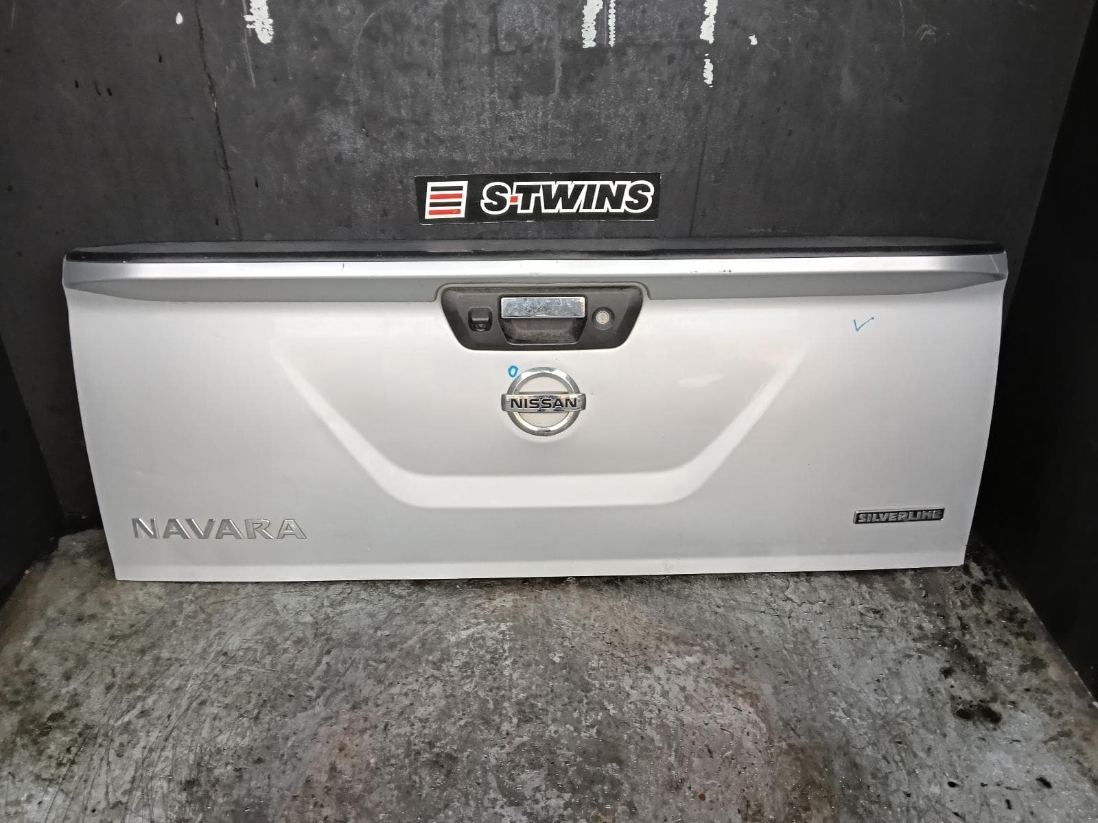 Used auto part listing image: 2019 NISSAN NAVARA BOOTLID TAILGATE NP300, TAILGATE, W/ CAMERA TYPE, 04/15-11/20 0000398743
