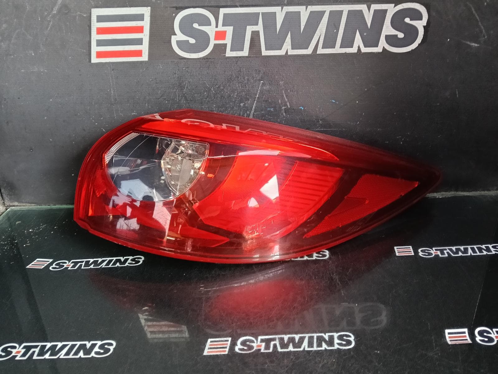 Used auto part listing image: 2015 MAZDA CX5 RIGHT TAILLIGHT KE, IN BODY, W/ LED TYPE, 12/14-12/16 0000389723