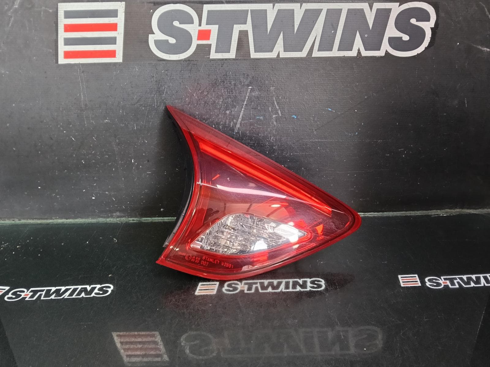 Used auto part listing image: 2015 MAZDA CX5 REAR GARNISH TAILGATE LAMP (LH SIDE), W/ LED TYPE, KE, 12/14-12/16 0000389724