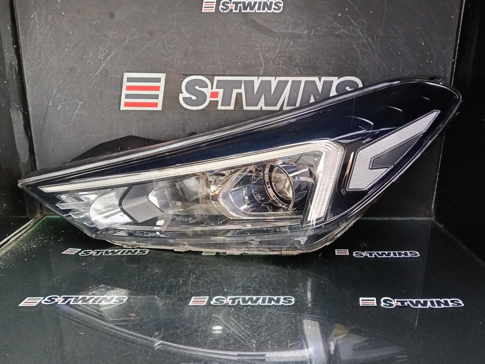 Used auto part listing image: 2020 HYUNDAI TUCSON LEFT HEADLAMP TL, GO/ACTIVE X/ELITE, LED, PROJECTOR TYPE, 06/18-01/21 0000390339