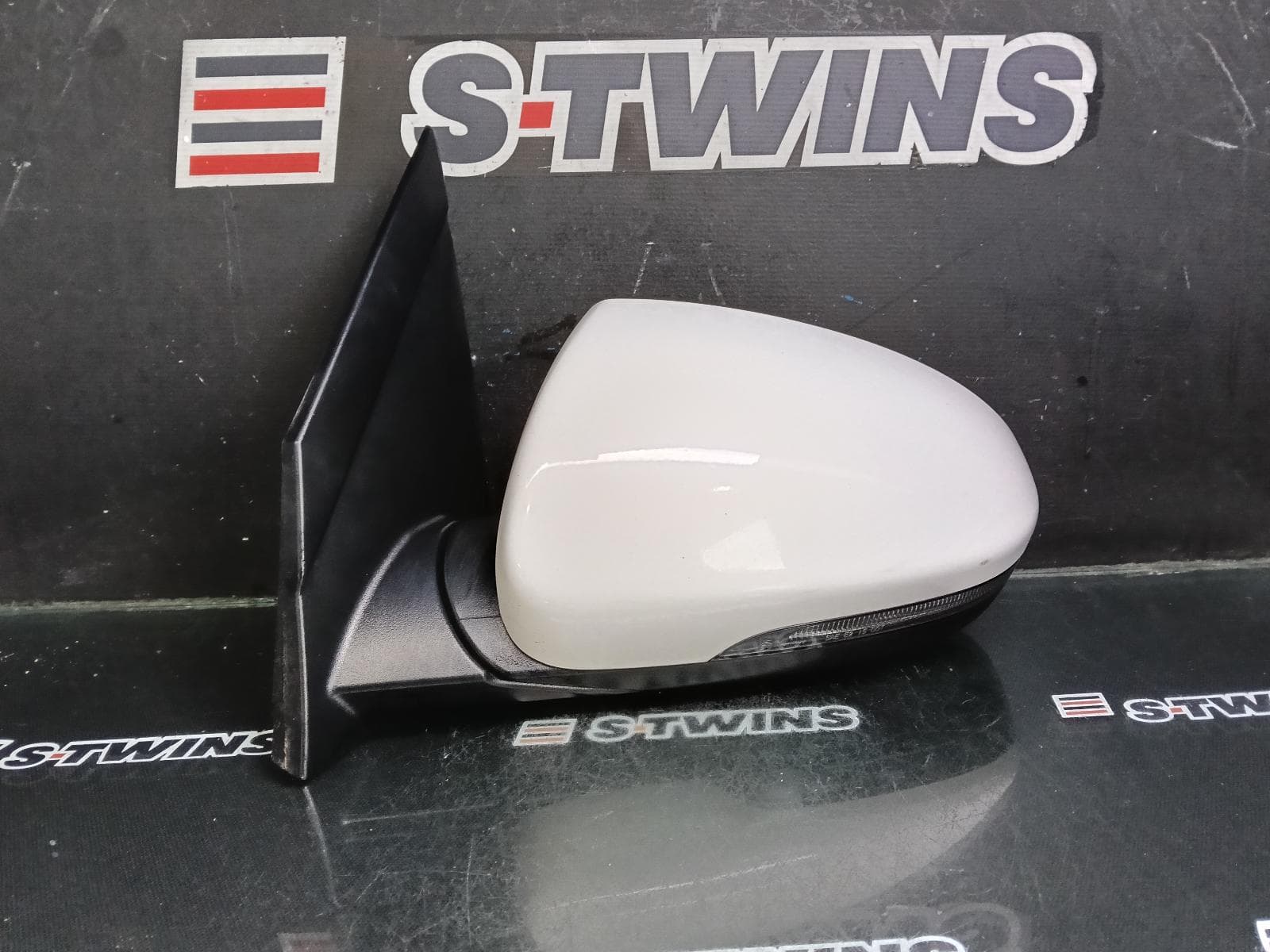 Used auto part listing image: 2020 HYUNDAI TUCSON LEFT DOOR MIRROR TL, POWER FOLD, NON BLIND SPOT, NON LANE ASSIST, W/ INDICATOR TYPE, 06/18-01/21 0000390340
