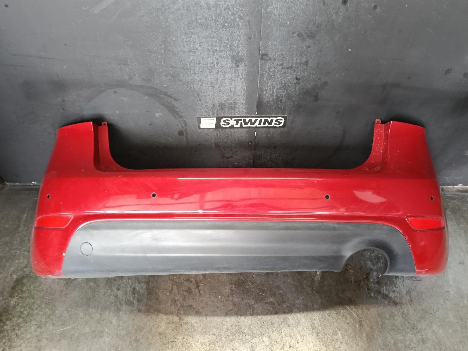 Used auto part listing image: 2017 KIA CERATO REAR BUMPER YD, BUMPER BAR, HATCH, 04/13-05/18 0000389823