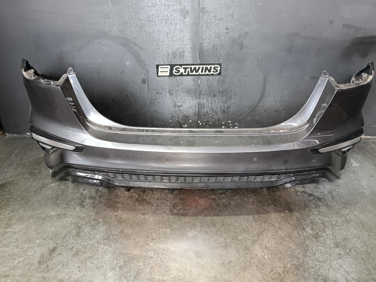 Used auto part listing image: 2019 KIA CERATO REAR BUMPER BD, BUMPER BAR, HATCH, 09/18-09/24 0000390067