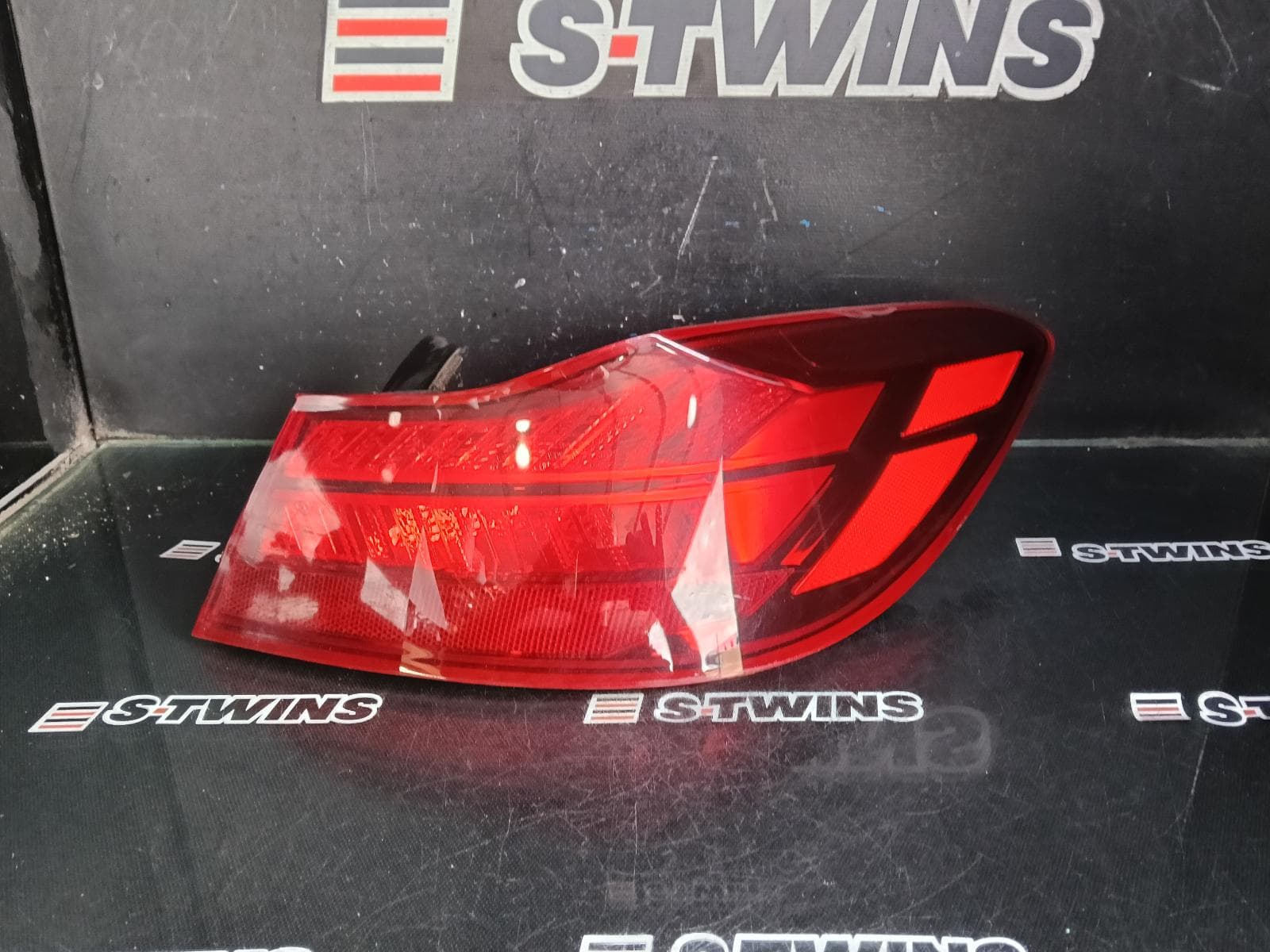Used auto part listing image: 2019 KIA CERATO RIGHT TAILLIGHT BD, IN BODY, HATCH, NON LED TYPE, 09/18-09/24 0000389966