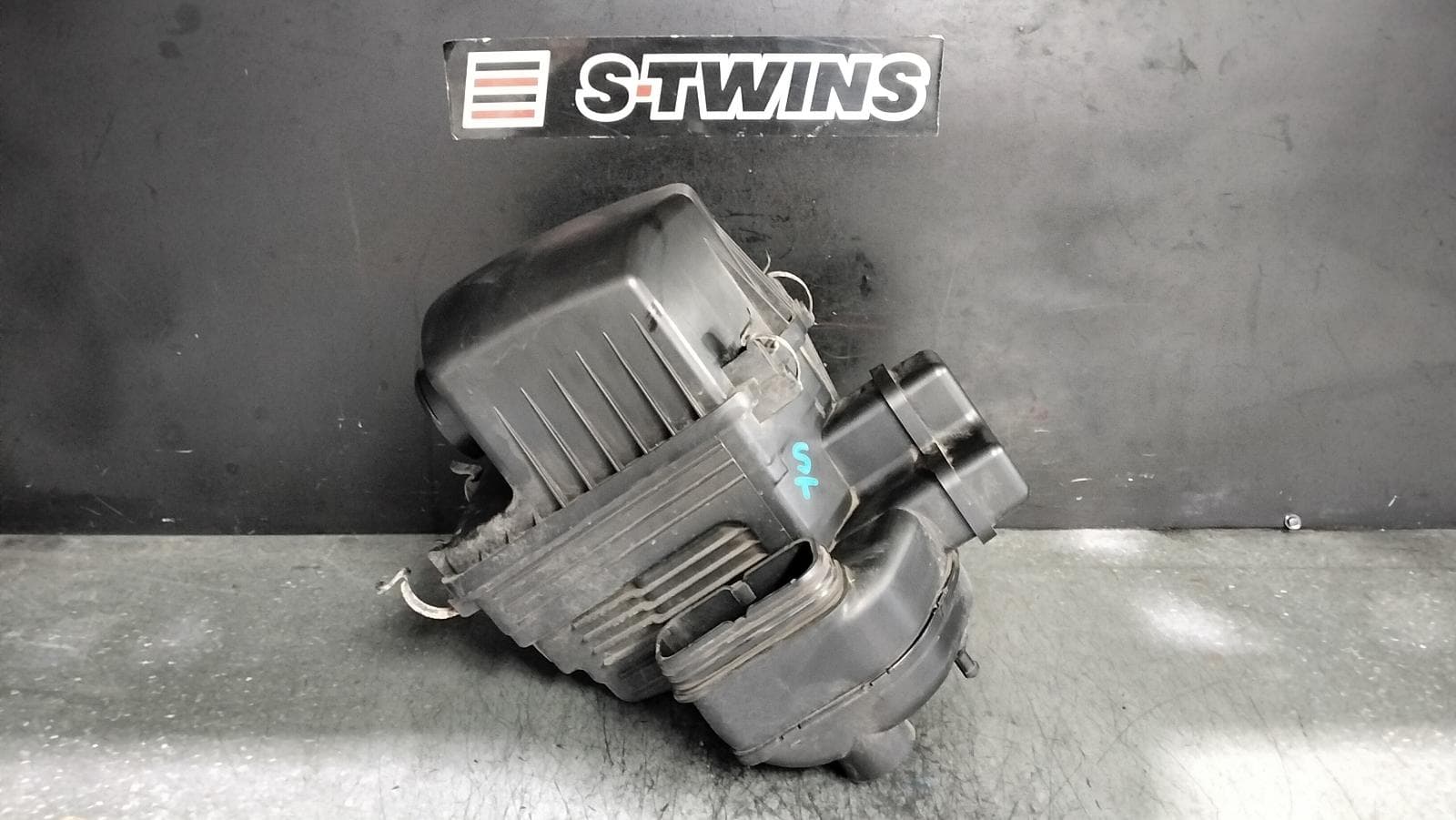 Used auto part listing image: 2014 KIA SPORTAGE AIR CLEANER BOX AIR CLEANER, SL, PETROL, 05/10-10/15 0000392502