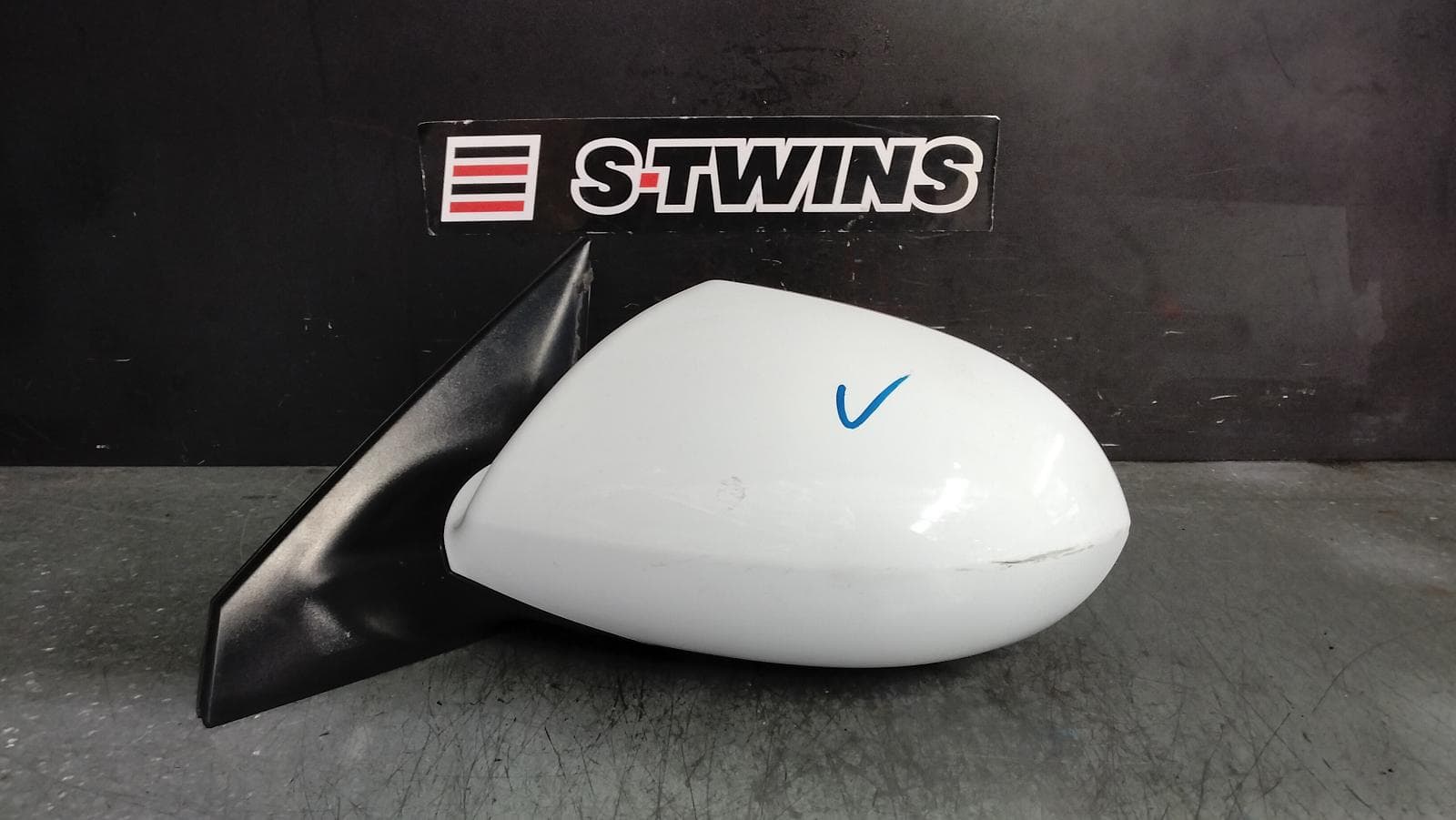 Used auto part listing image: 2014 KIA SPORTAGE LEFT DOOR MIRROR SL, NON INDICATOR TYPE, 06/13-10/15 0000392508
