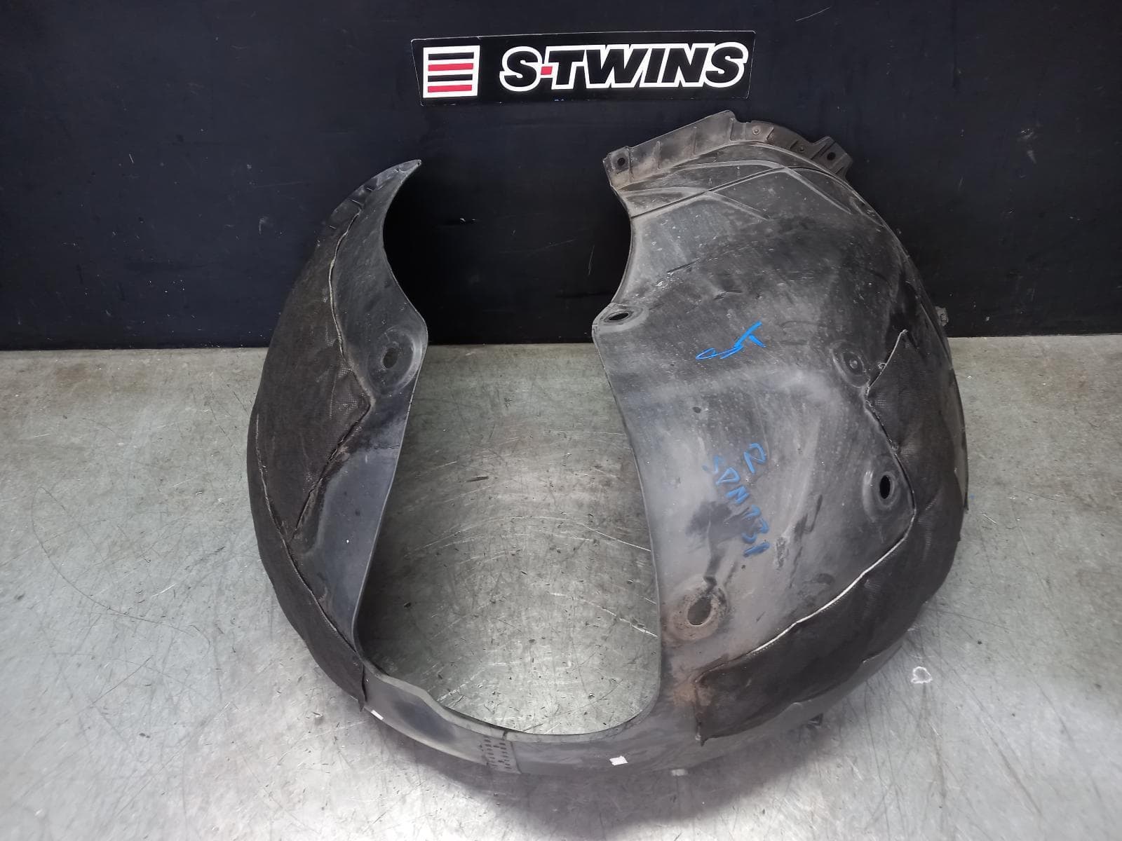 Used auto part listing image: 2018 KIA SPORTAGE RIGHT GUARD LINER FRONT, QL, 10/15-04/18 0000392851