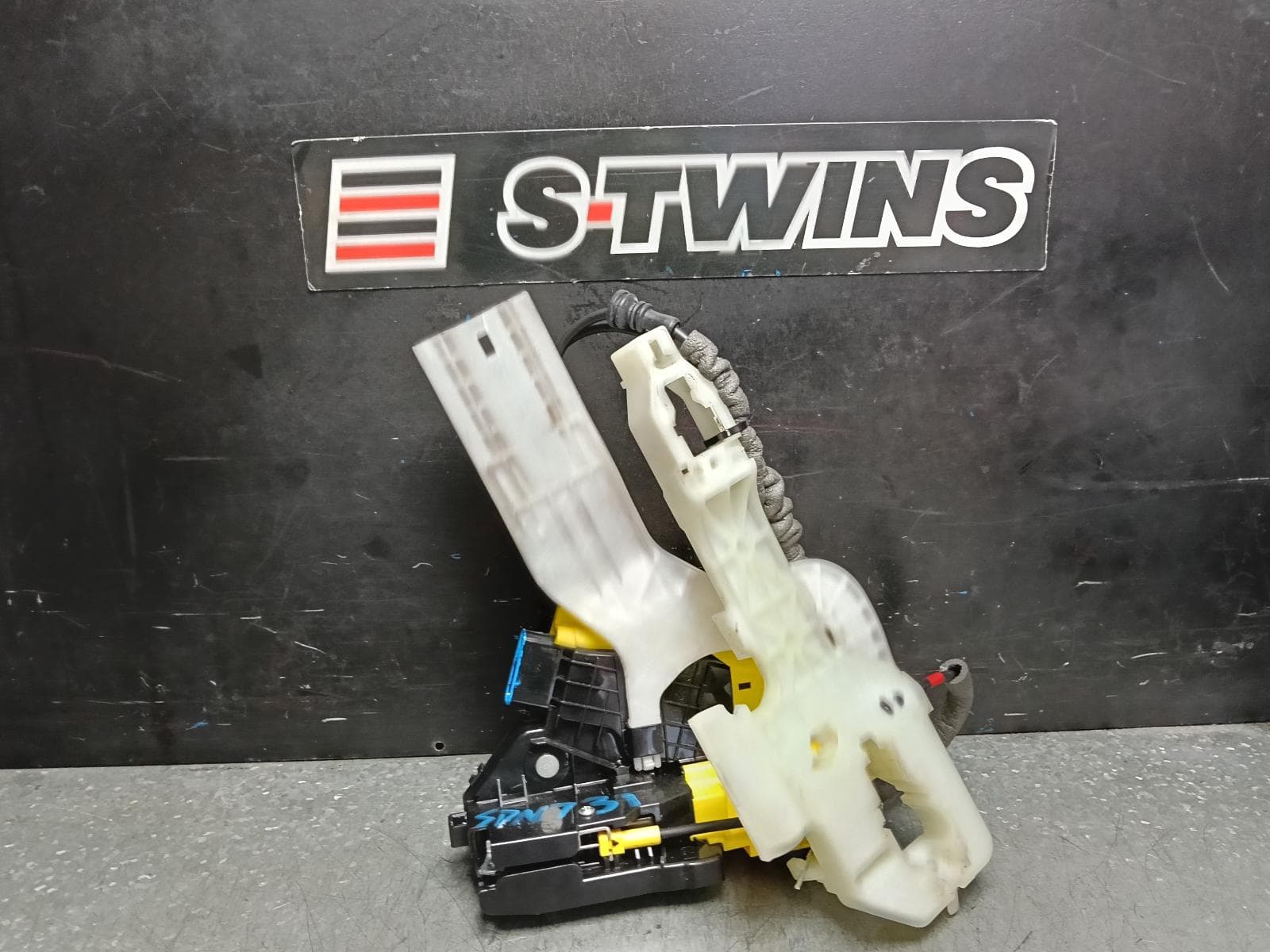 Used auto part listing image: 2018 KIA SPORTAGE DOOR BOOT GATE LOCK LEFT REAR DOOR LOCK, QL, 10/15-08/21 0000392852