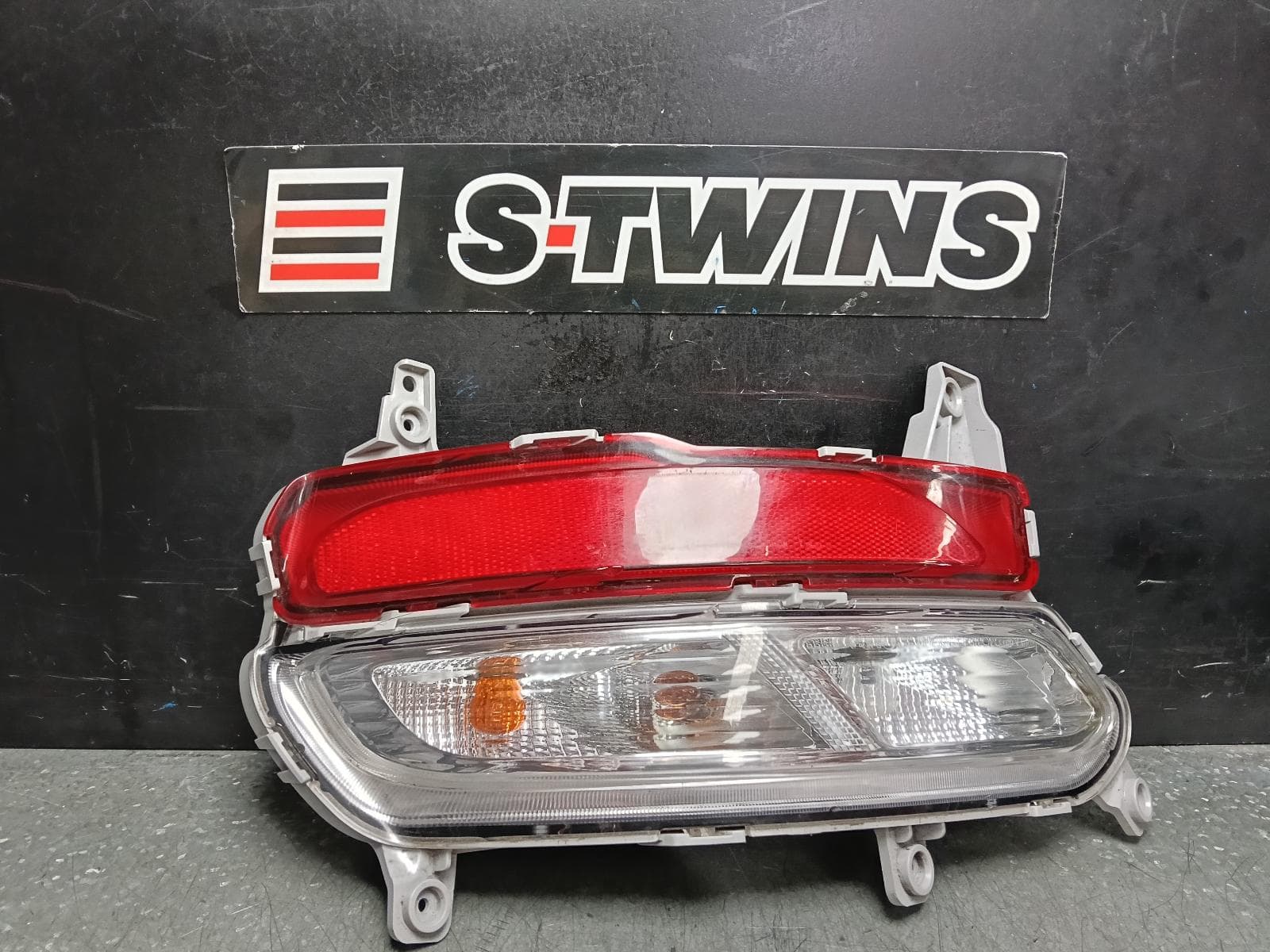 Used auto part listing image: 2018 KIA SPORTAGE RIGHT TAILLIGHT QL, IN BUMPER, 07/18-08/21 0000392857