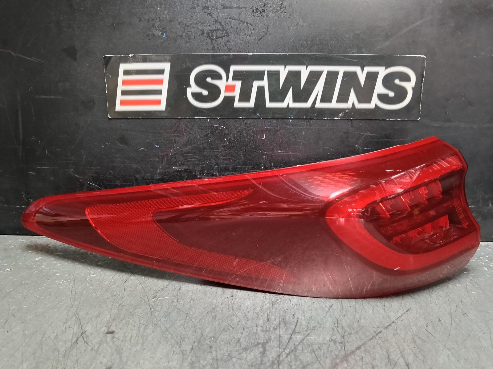Used auto part listing image: 2018 KIA SPORTAGE LEFT TAILLIGHT QL, IN BODY, LED TYPE, 07/18-08/21 0000392858