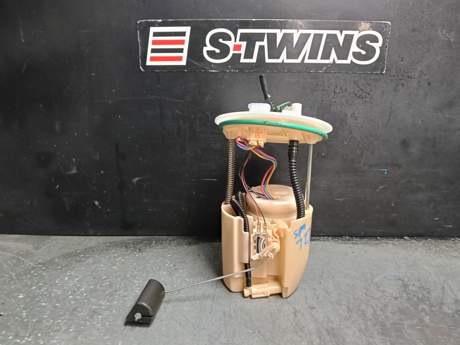 Used auto part listing image: 2022 MAZDA CX30 FUEL PUMP DM, IN TANK (PUMP & SENDER), PETROL, 2.5, 10/19- 0000416993