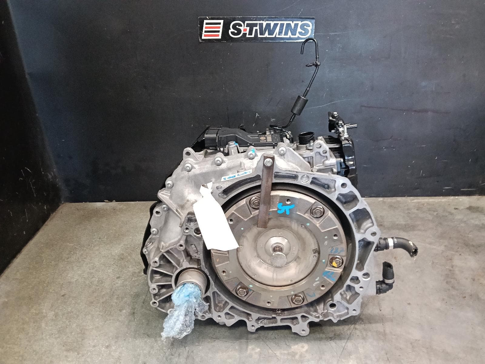 Used auto part listing image: 2020 LAND ROVER DISCOVERY SPORT TRANS GEARBOX AUTO, DIESEL, 2.0, TURBO, AJ20D4, NO TRANSFER CASE, L550, 07/19-10/24 0000416681