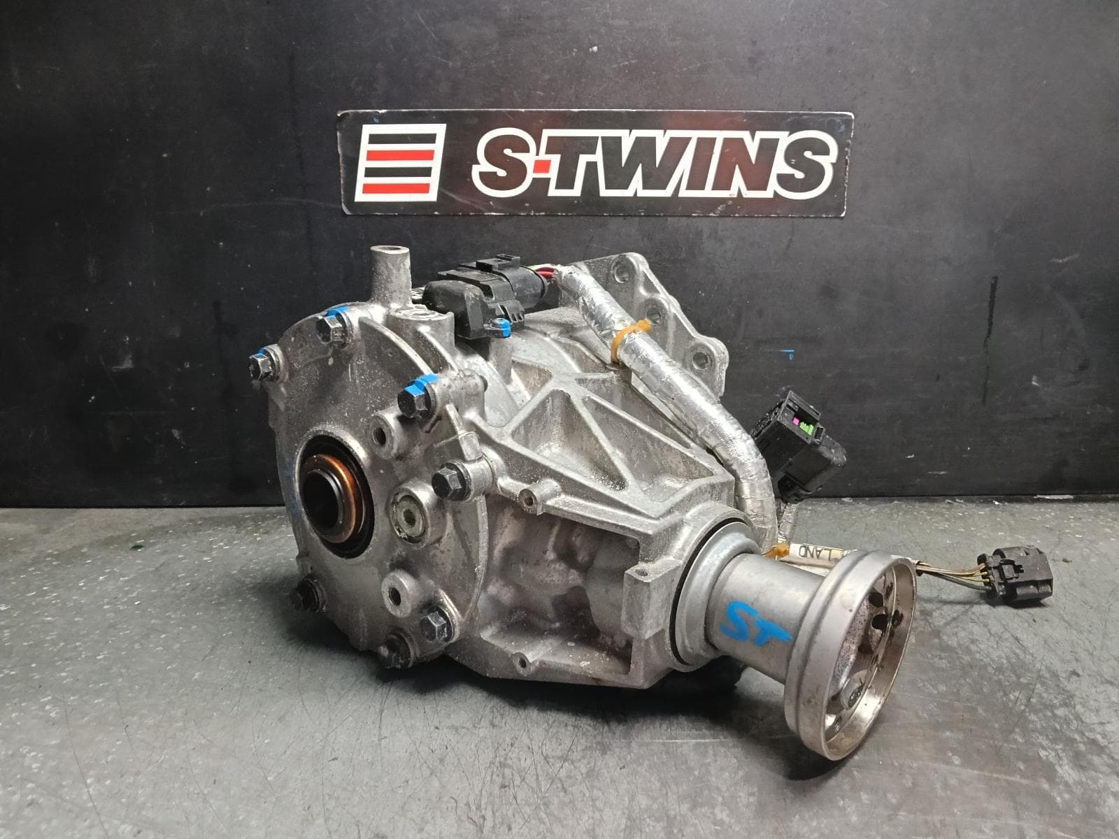 Used auto part listing image: 2020 LAND ROVER DISCOVERY SPORT TRANSFER CASE AUTO, DIESEL/PETROL, L550, 07/19- 0000416825