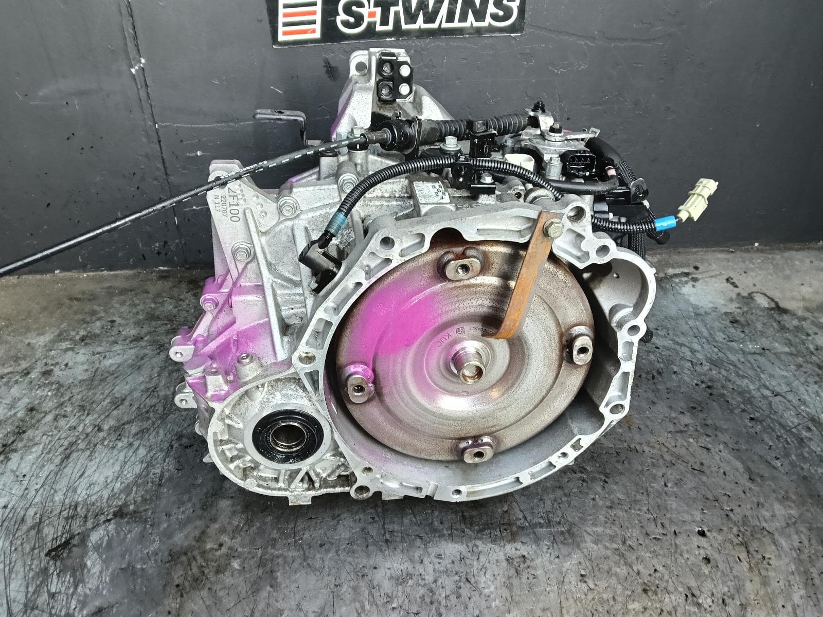 Used auto part listing image: 2022 KIA STONIC TRANS GEARBOX AUTO, FWD, PETROL, 1.4, G4LC, 6 SPEED, YB, 08/20-08/25 0000416813