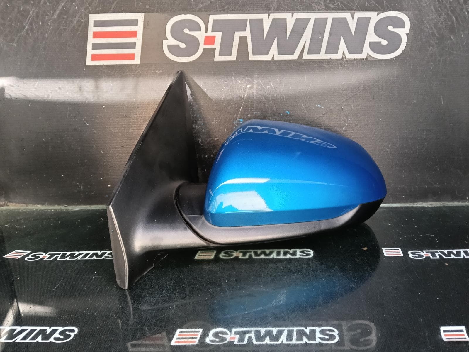 Used auto part listing image: 2022 KIA STONIC LEFT DOOR MIRROR YB, W/ MANUAL FOLD, NON INDICATOR TYPE, 08/20-08/25 0000416829