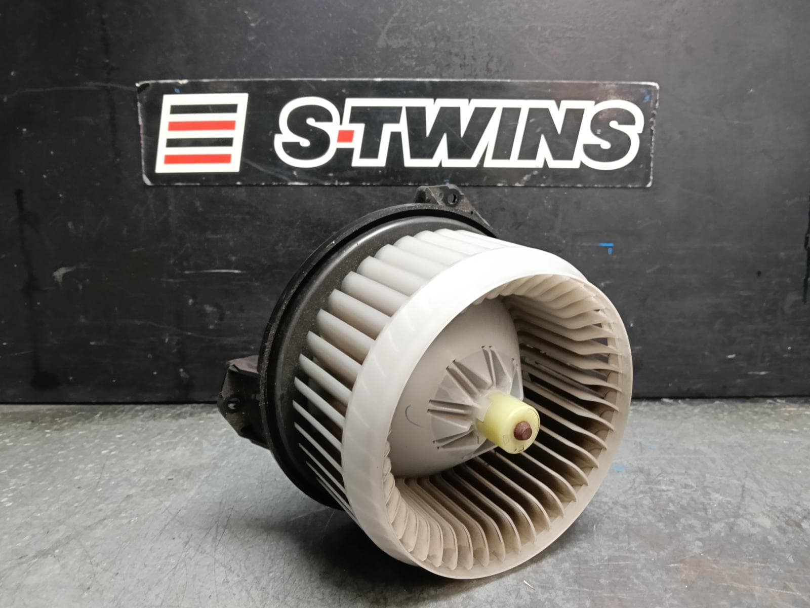 Used auto part listing image: 2008 SUZUKI SWIFT HEATER FAN MOTOR RS415/RS416, 09/04-02/11 0000417303