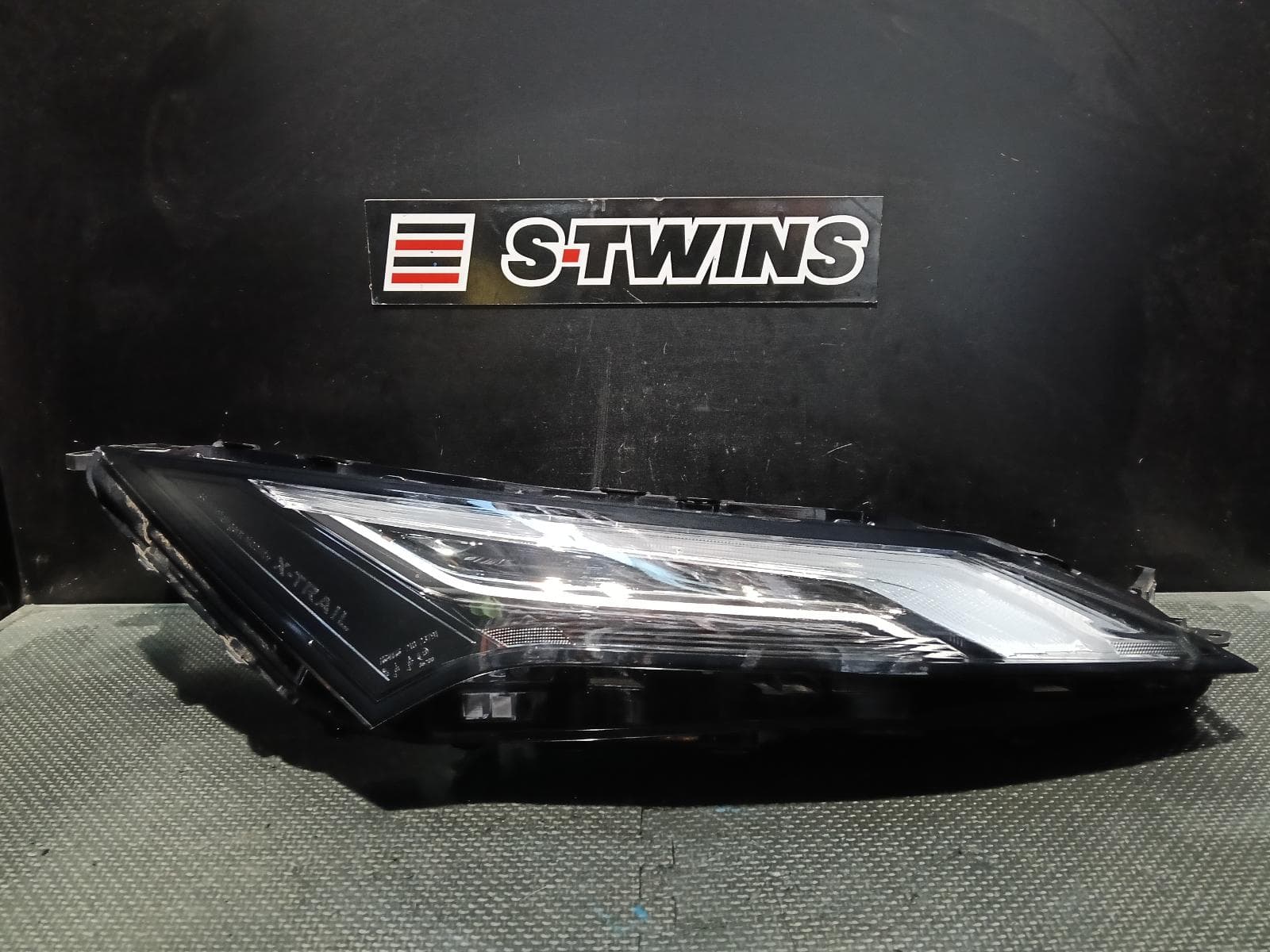Used auto part listing image: 2023 NISSAN XTRAIL RIGHT INDICATOR FOG SIDE DAYTIME RUNNING LAMP, T33, 08/22-09/25 0000415679
