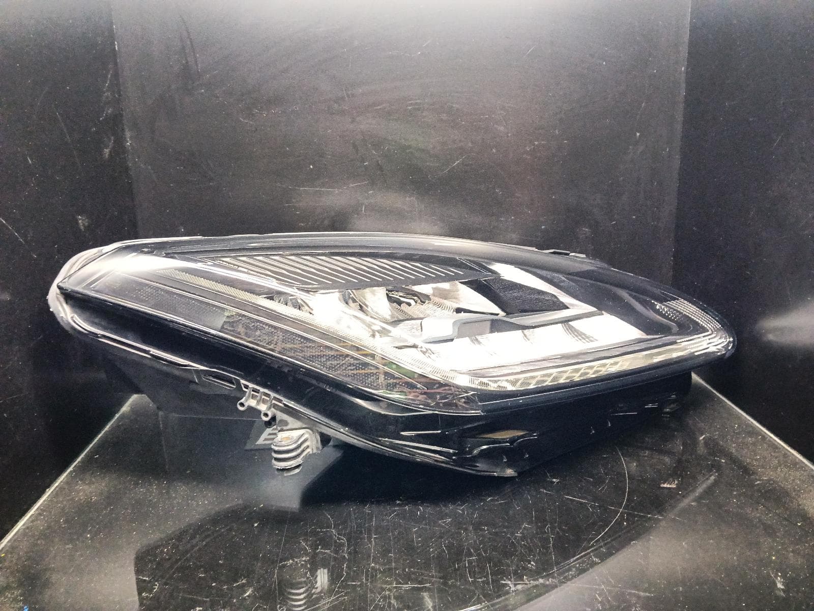 Used auto part listing image: 2018 JAGUAR E PACE RIGHT HEADLAMP X540, LED TYPE, W/ AUTO HIGH BEAM, W/ ANIMATED INDICATOR, 11/17- 0000403370