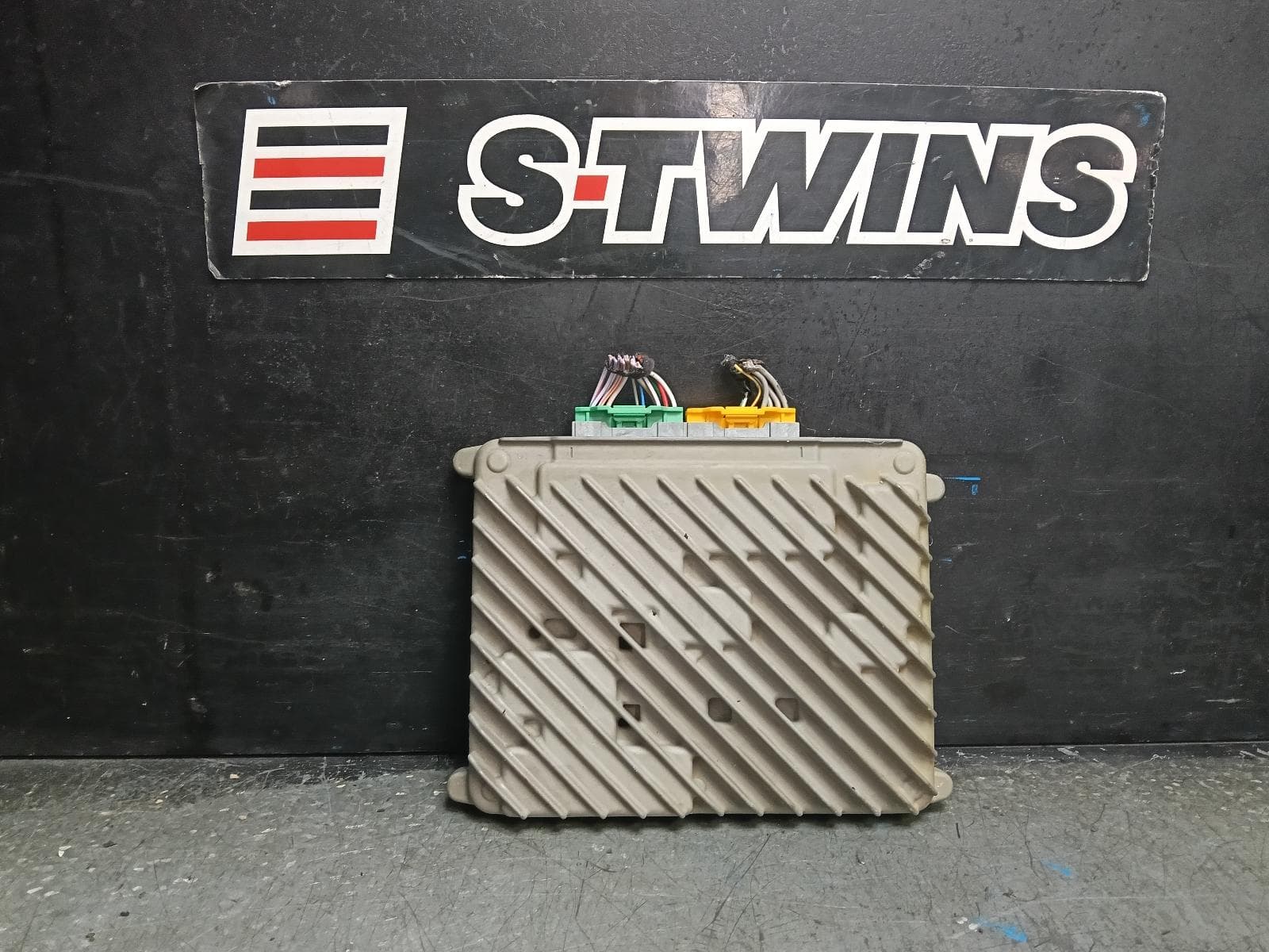 Used auto part listing image: 2023 HYUNDAI KONA SX2, AMPLIFIER, 03/23- 0000416945
