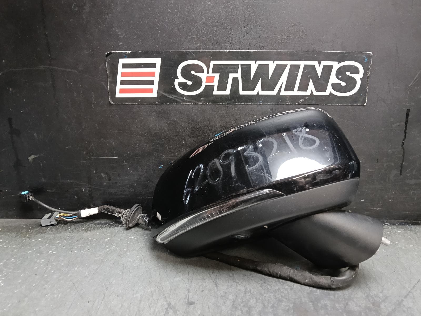 2020 VOLVO XC40 RIGHT DOOR MIRROR W/ AUTO POWER FOLD, AUTO DIM, CAMERA, BLIND SPOT TYPE, HIGH GLOSS BLACK, 02/18-05/22 0000417634