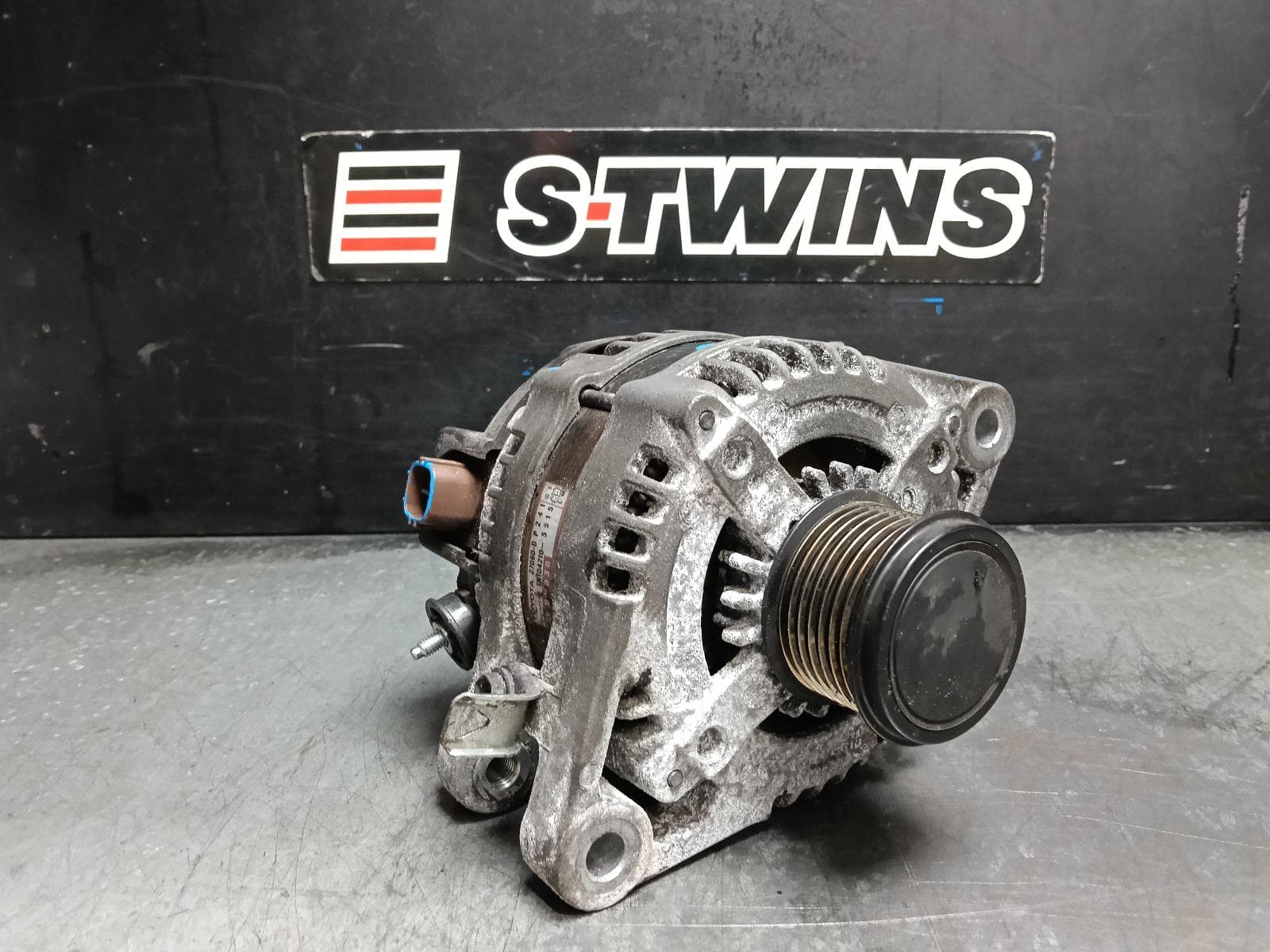 Used auto part listing image: 2015 TOYOTA KLUGER ALTERNATOR PETROL, 3.5, 2GR-FE, GSU50/GSU55, 12/13-10/16 0000417593