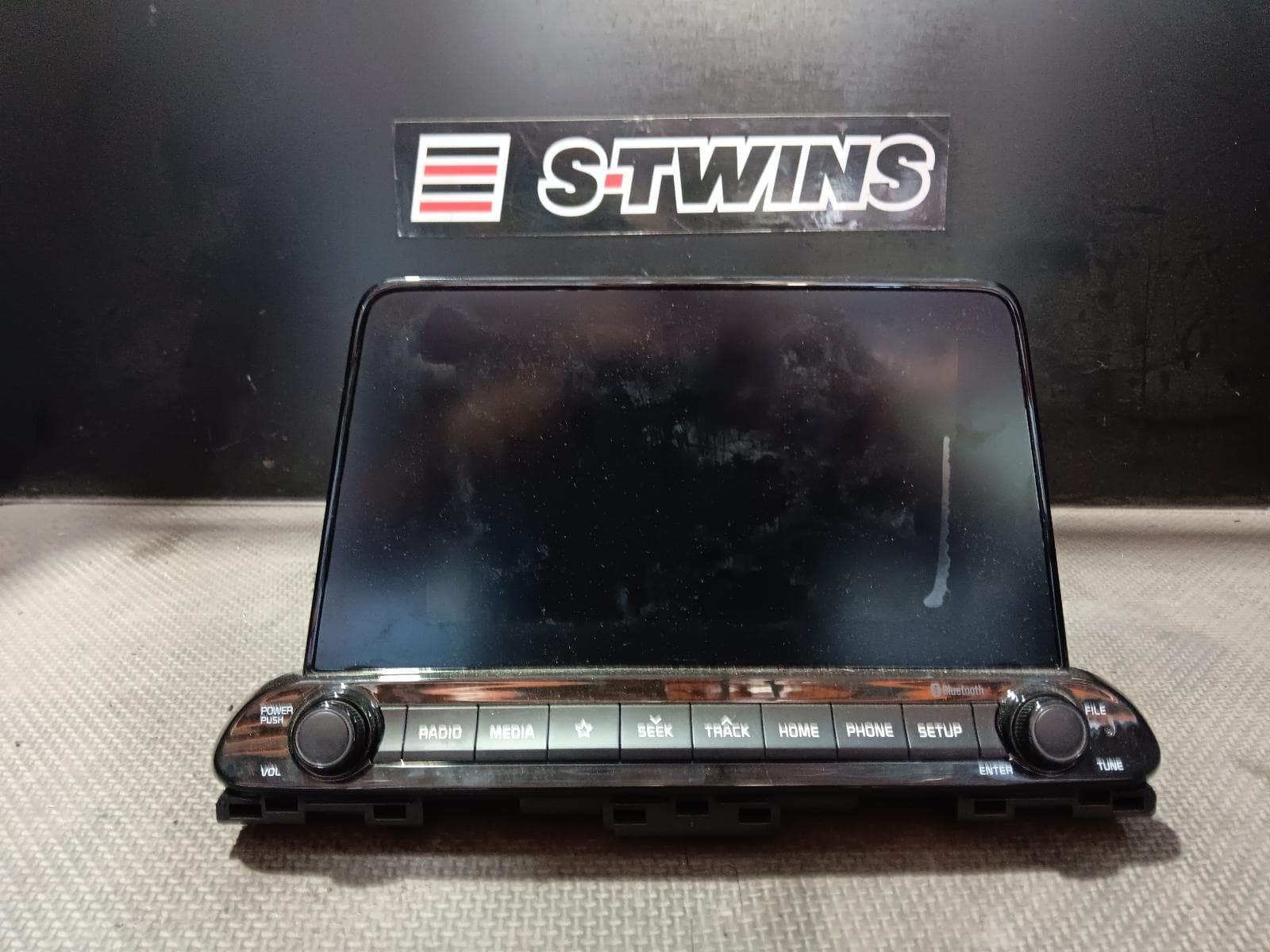 Used auto part listing image: 2020 KIA CERATO HEAD UNIT & TOUCHSCREEN, 8IN, NON NAVIGATION TYPE, BD, 04/18-03/21 0000379715
