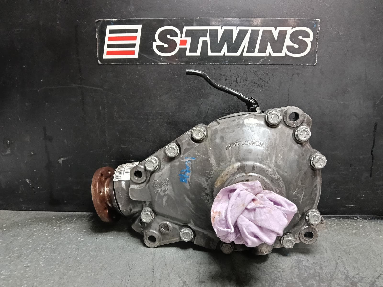 Used auto part listing image: 2016 BMW X5 DIFFERENTIAL CENTRE FRONT, DIESEL, 3.0, TURBO, N57N, xDRIVE30d, 3.15 RATIO, F15, 09/13-07/18 0000417613