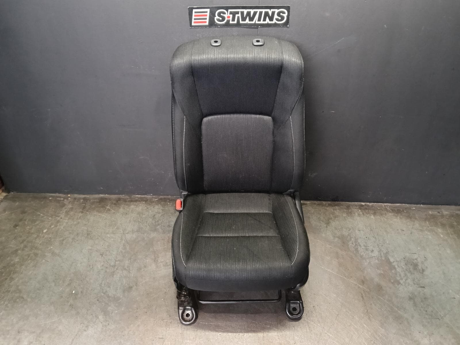 2019 TOYOTA HILUX FRONT SEAT DUAL CAB, SR, LH FRONT, CLOTH, BLACK, 06/15-05/19 0000417452