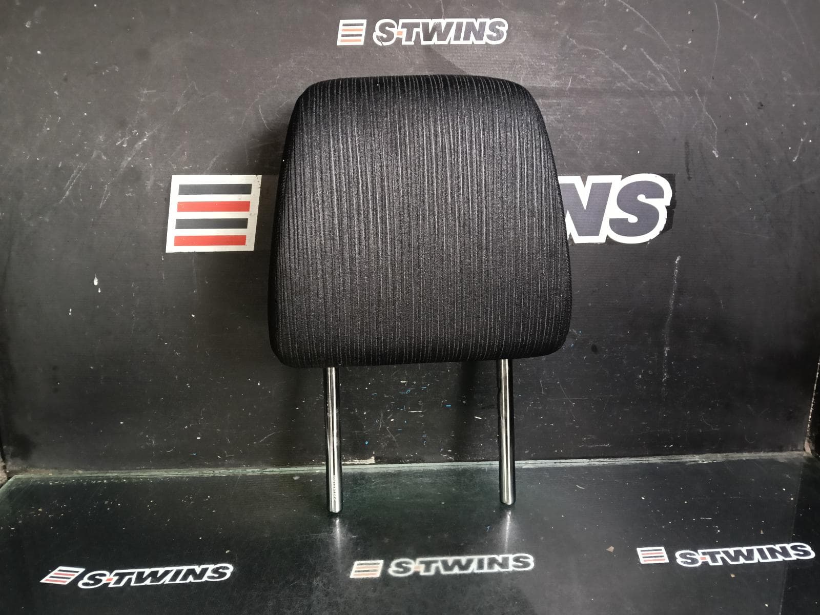 2019 TOYOTA HILUX HEADREST RH FRONT, CLOTH, BLACK, STRIPED FABRIC TYPE, 06/15-09/25 0000417473