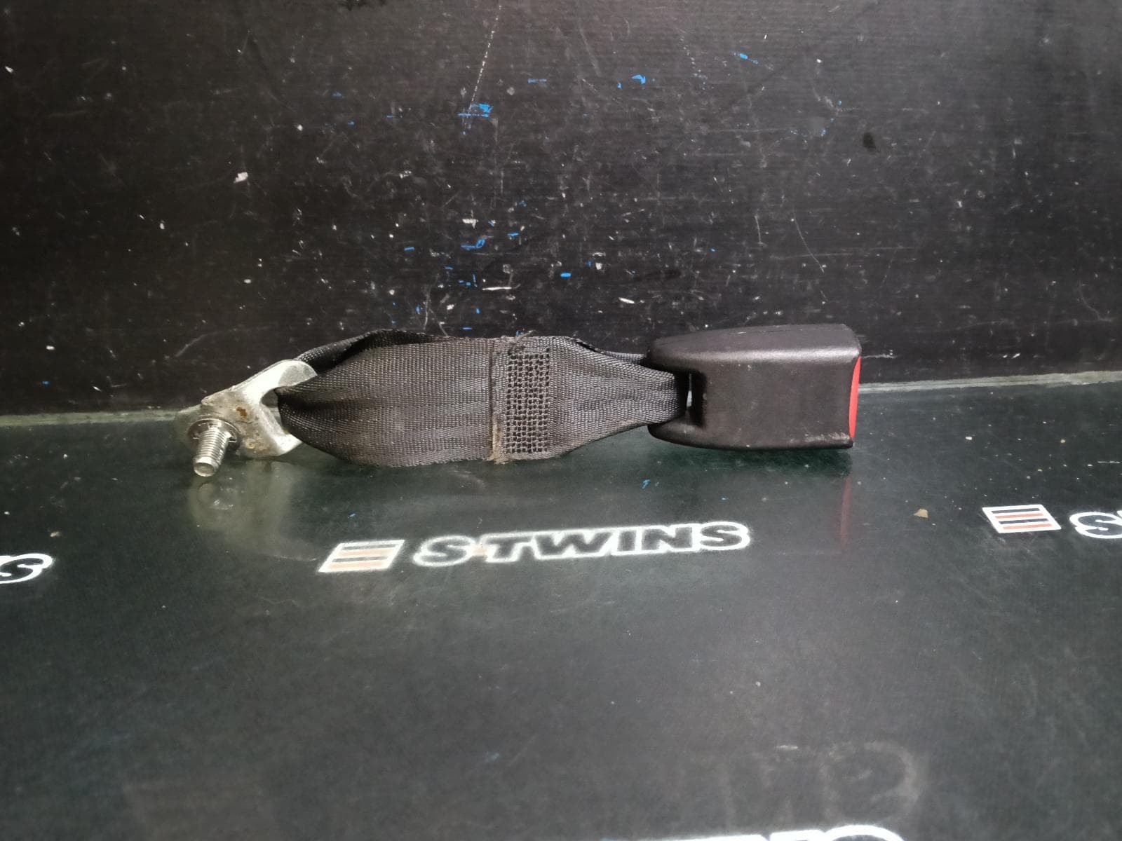 2013 MAZDA CX9 SEAT BELT STALK CENTRE REAR 2ND ROW, SEAT BELT STALK ONLY, TB, 12/07-12/15 0000417701